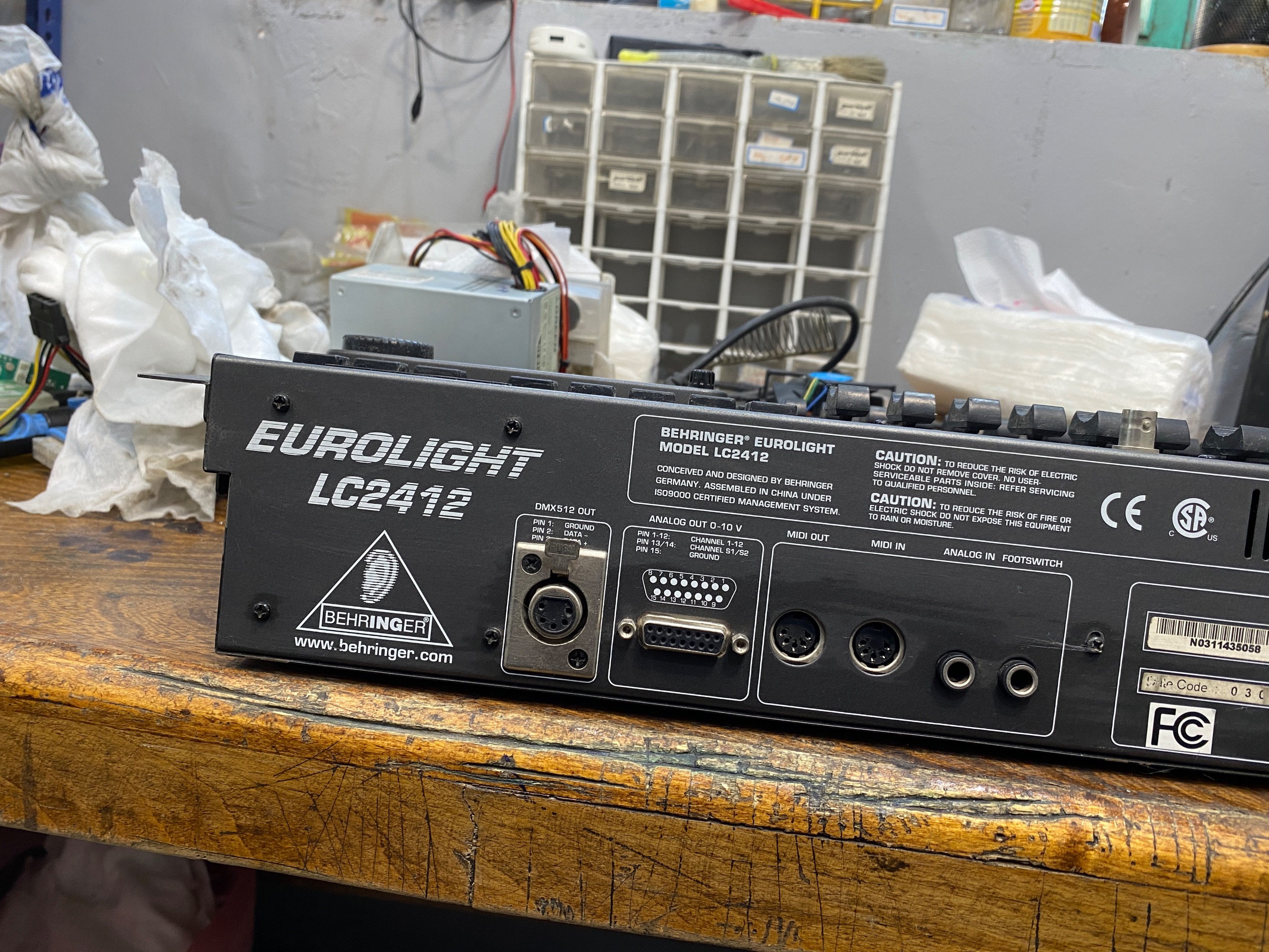 کنترلر نورپردازی (Lighting Controller)