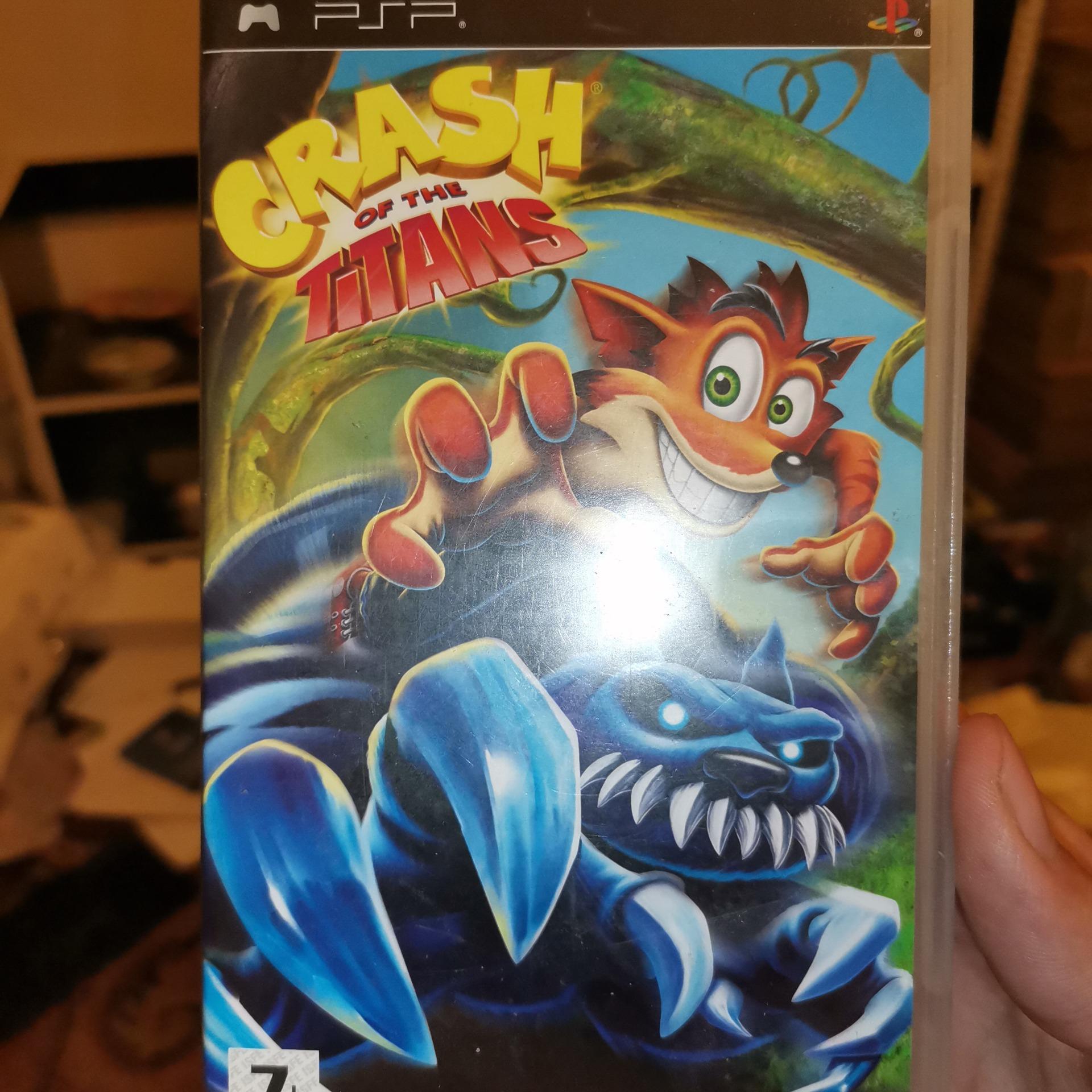 بازی crash of the titans