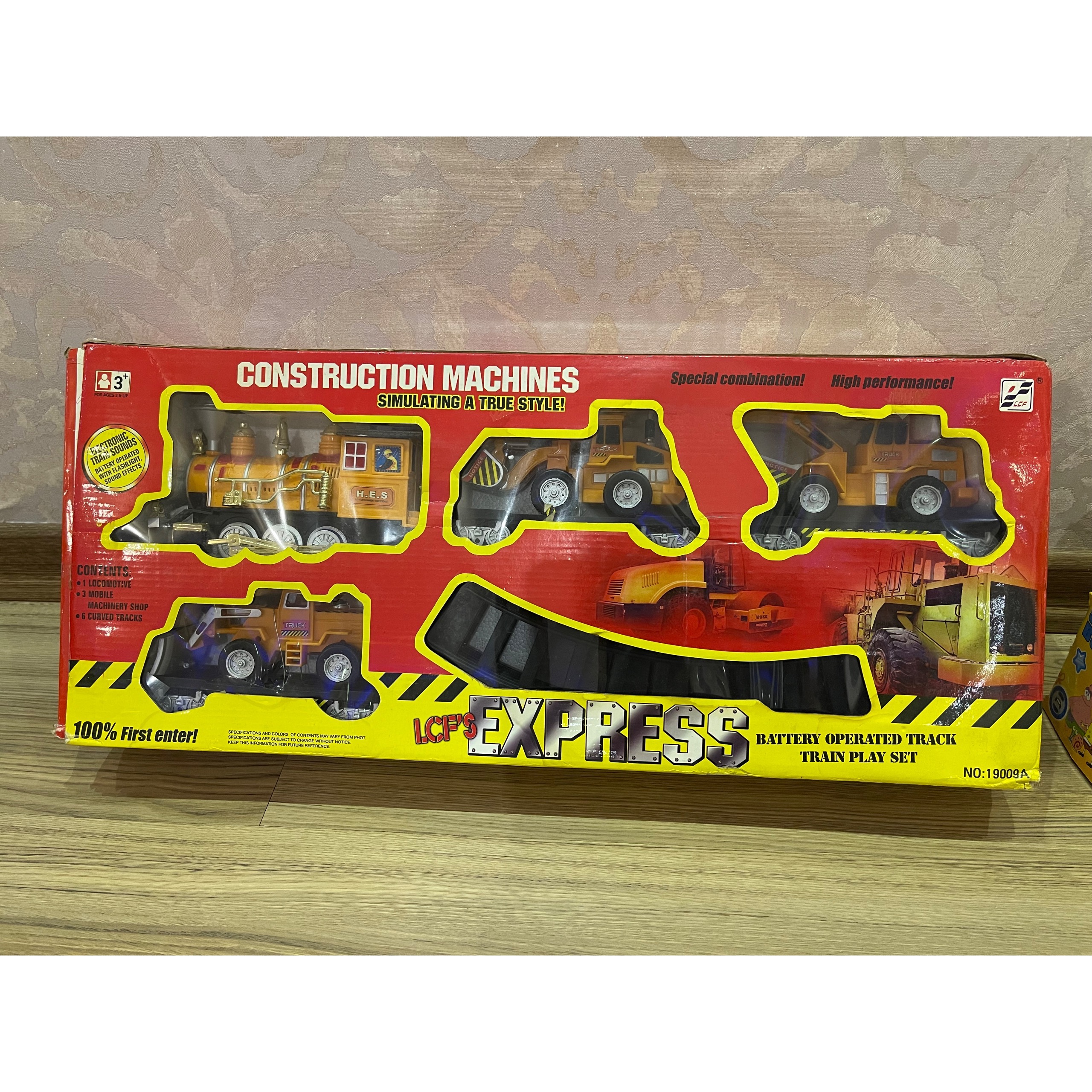 ست ماشینهای راه سازی با ریل و لوکوموتیو باتری خور