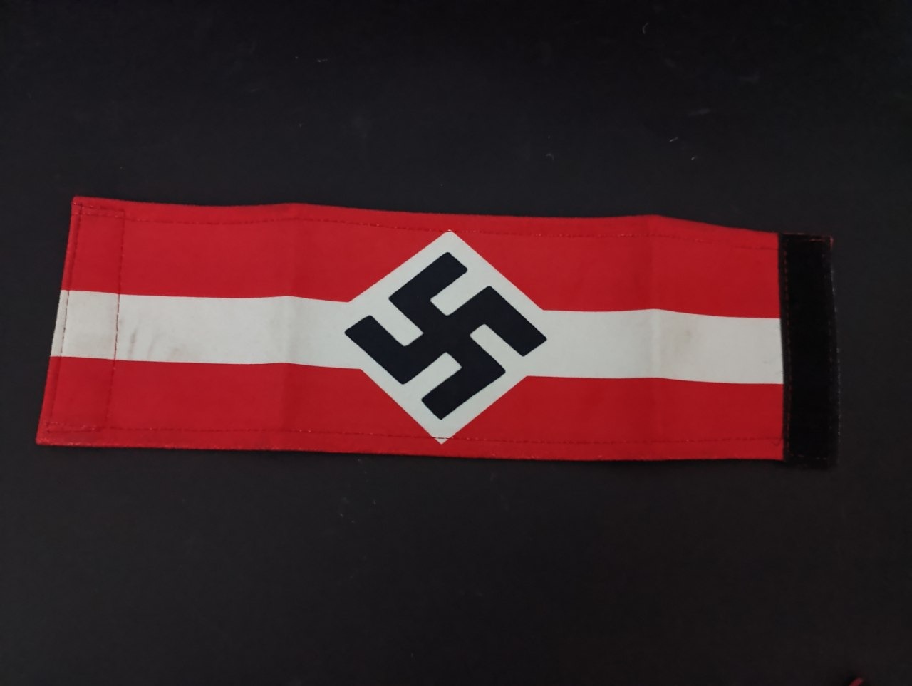 بازوبند جوانان هیتلری