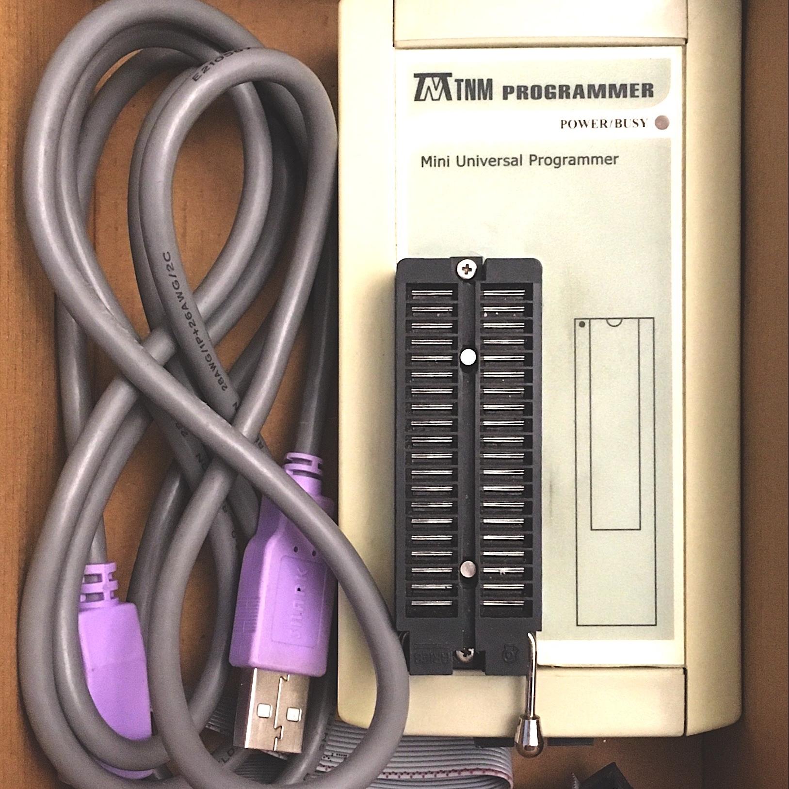 مینی پروگرامر آی سی یونیورسال مدل TNM-2000