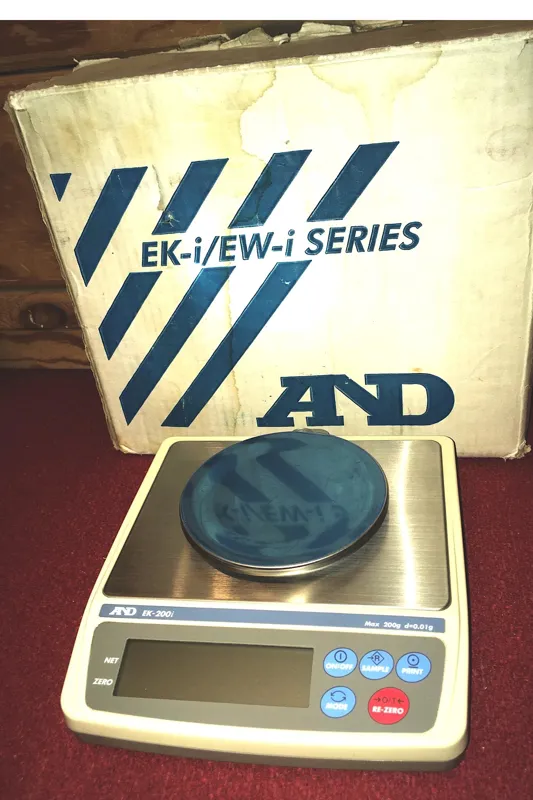ترازوی AND-EK200i دقت 0/01 گرم و ظرفیت 200 گرم