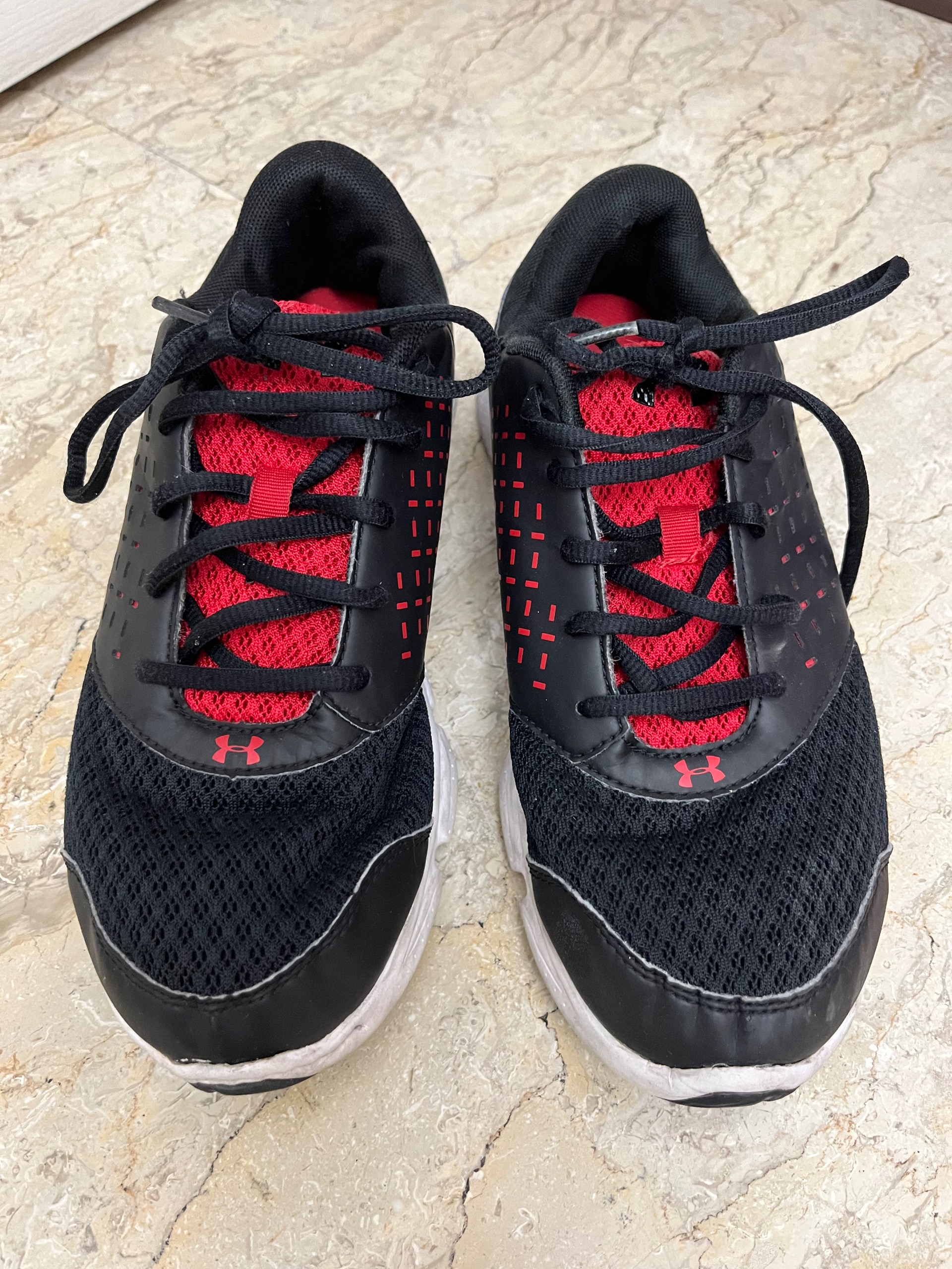 کتانی سایز 38 برند Under Armour