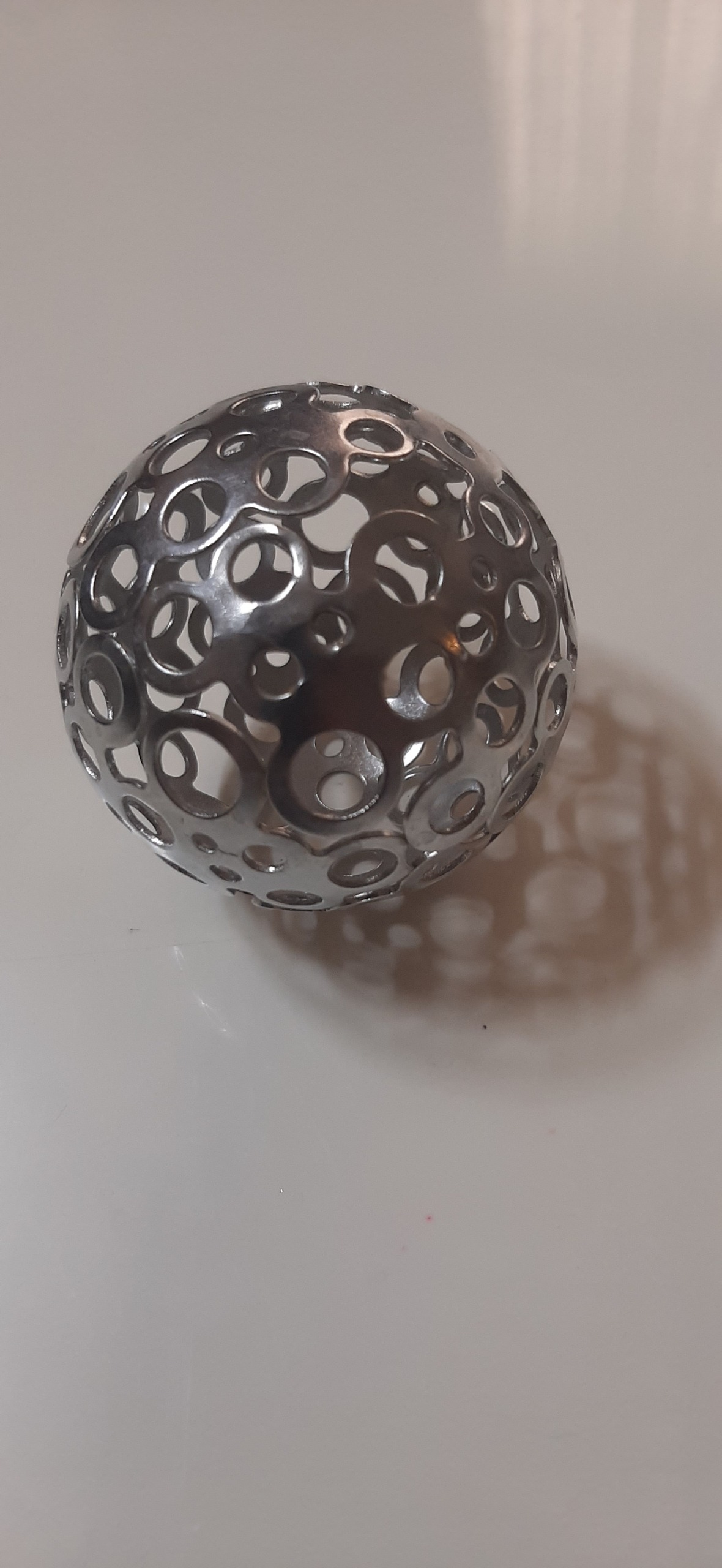 دکوری کره فلزی