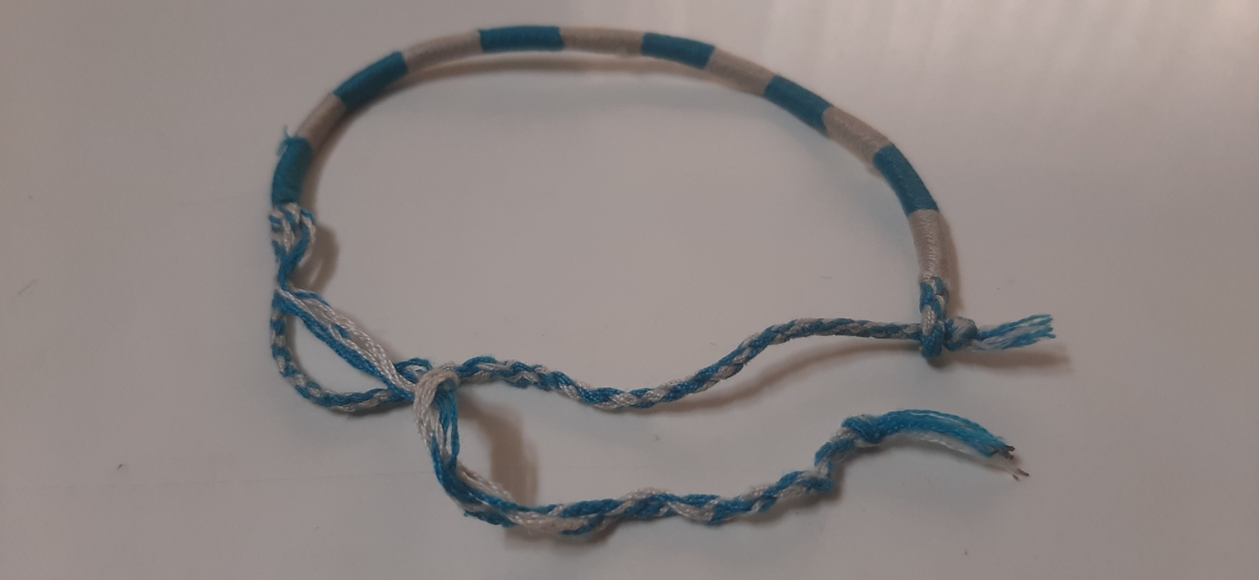 دستبند نخی تبتی