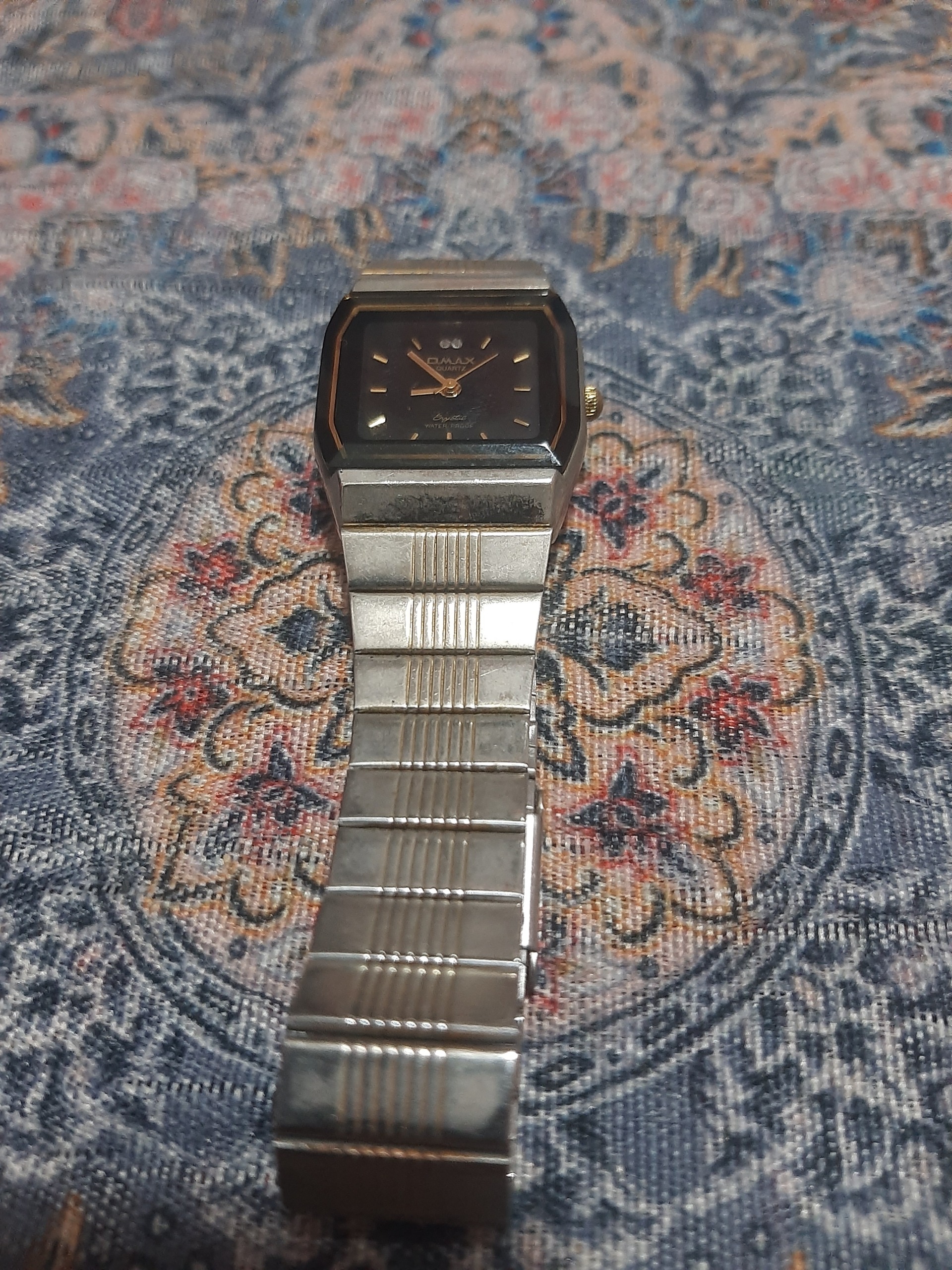 ساعت مچی اوماکس