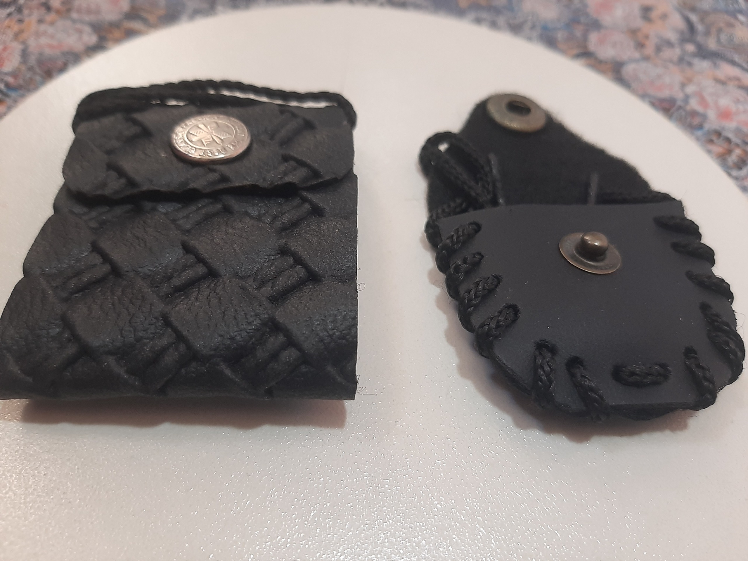 گردن آویز چرمی کیفی