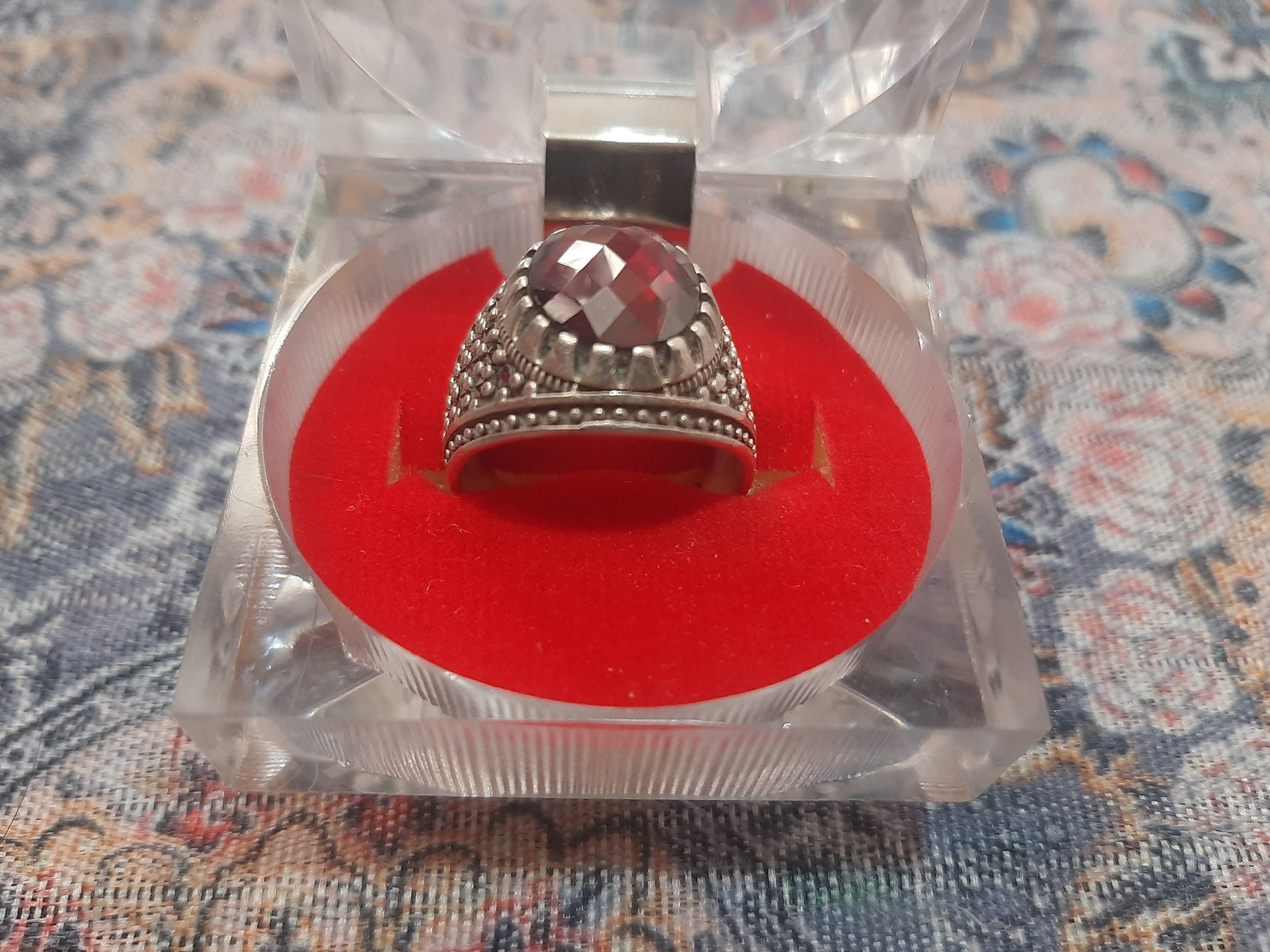 انگشتر نقره 925 با نگینهای ریز مارکازیت رو رکاب