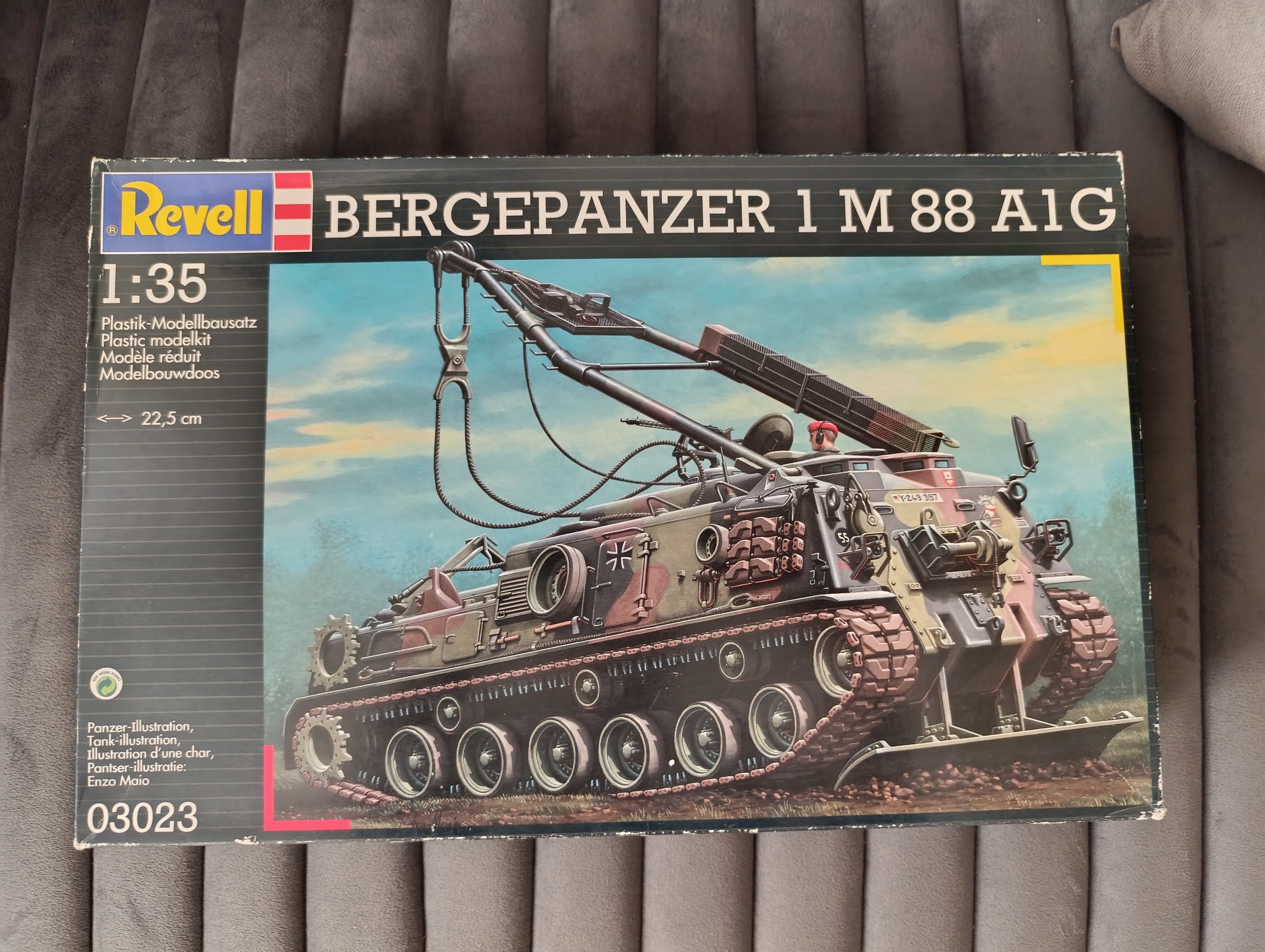 تانک لجستیکی M-88 برند Revell مقیاس 1/35