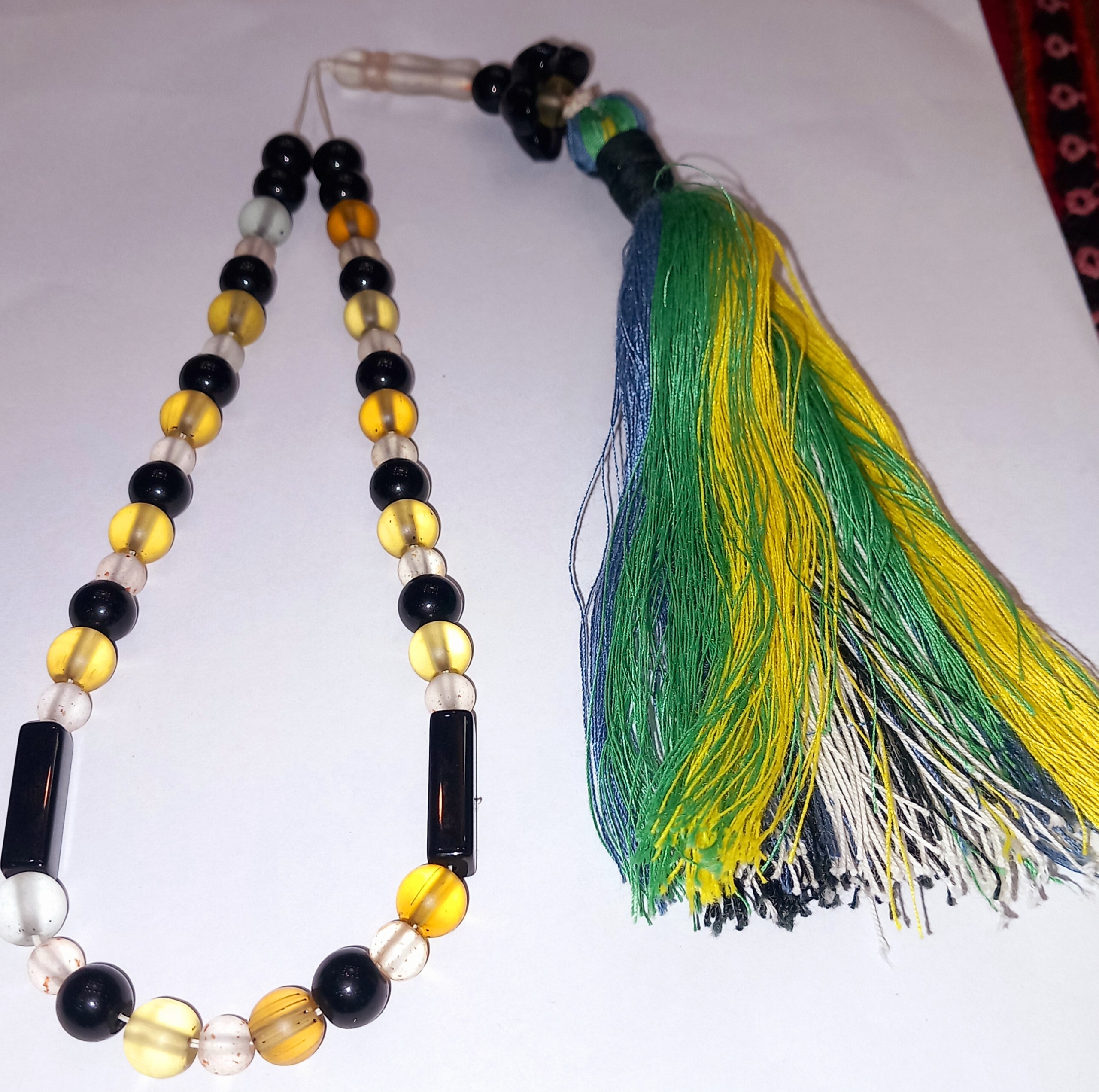 تسبیح فوقالعاده زیباوخاص سنگ اونیکس دورنگ