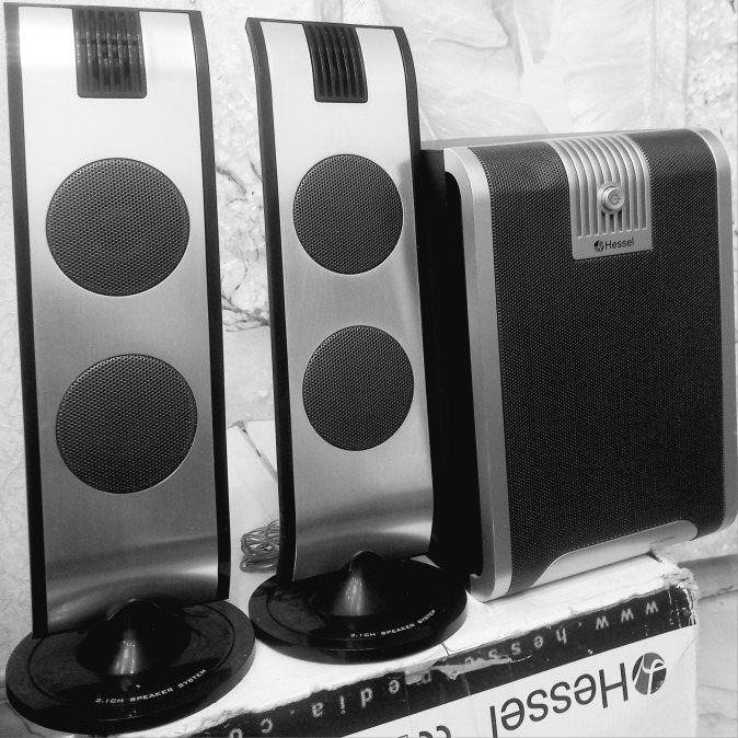 2عدد اسپیکر و یک عدد ساب فوقالعاده