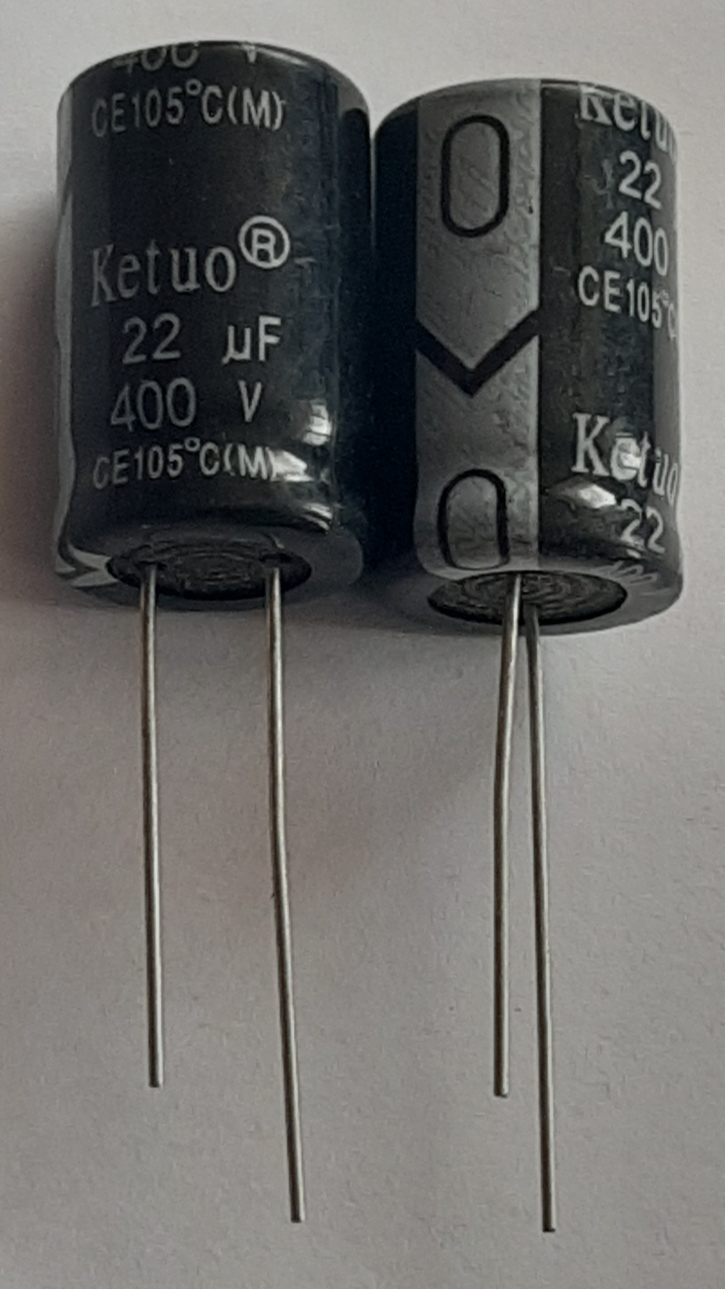 خازن الکترولیتی 22uF - 400 V بسته 150 عددی
