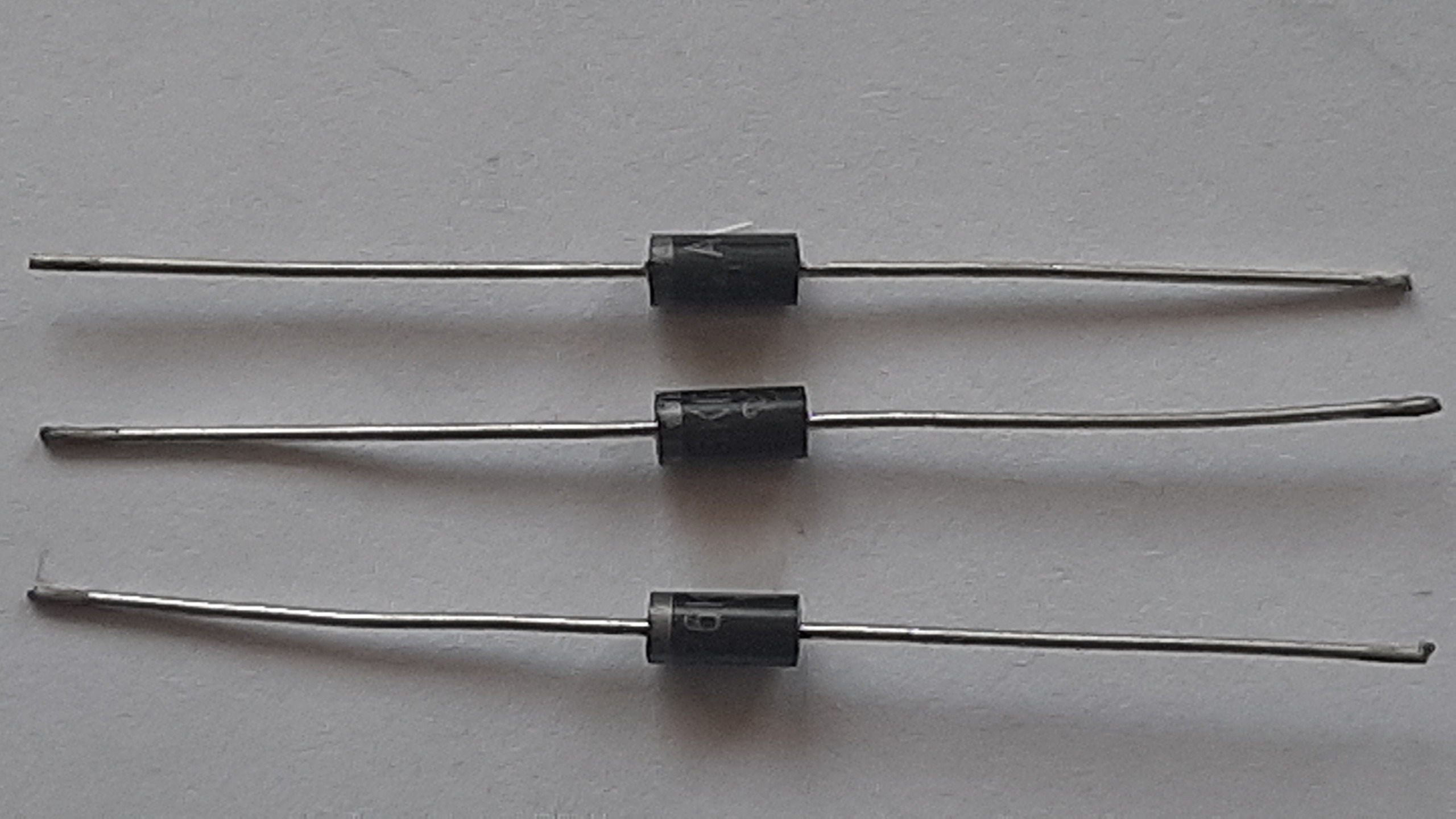 دیود P6KE12A بسته 100عددی