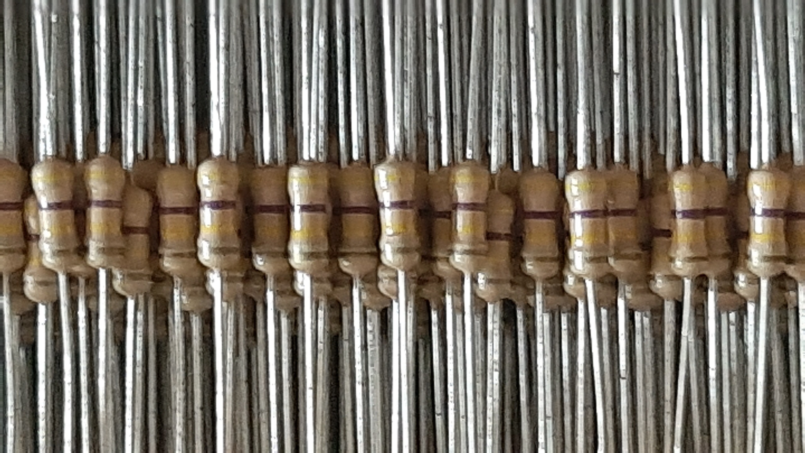 مقاومت دیپ 470KR - 1/4W بسته 4900 عددی