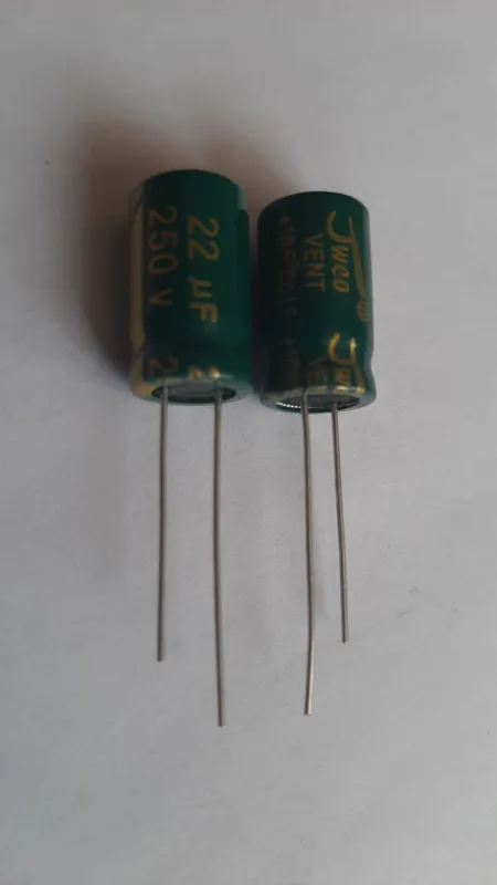 خازن الکترولیتی 22uF 250V بسته 39 عددی