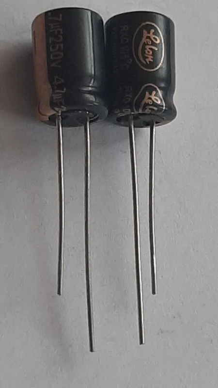 خازن الکترولیتی 4.7uF 250 V بسته 37 عددی