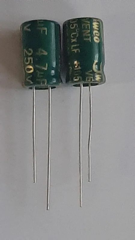 خازن الکترولیتی 4.7uF 250V بسته 184 عددی
