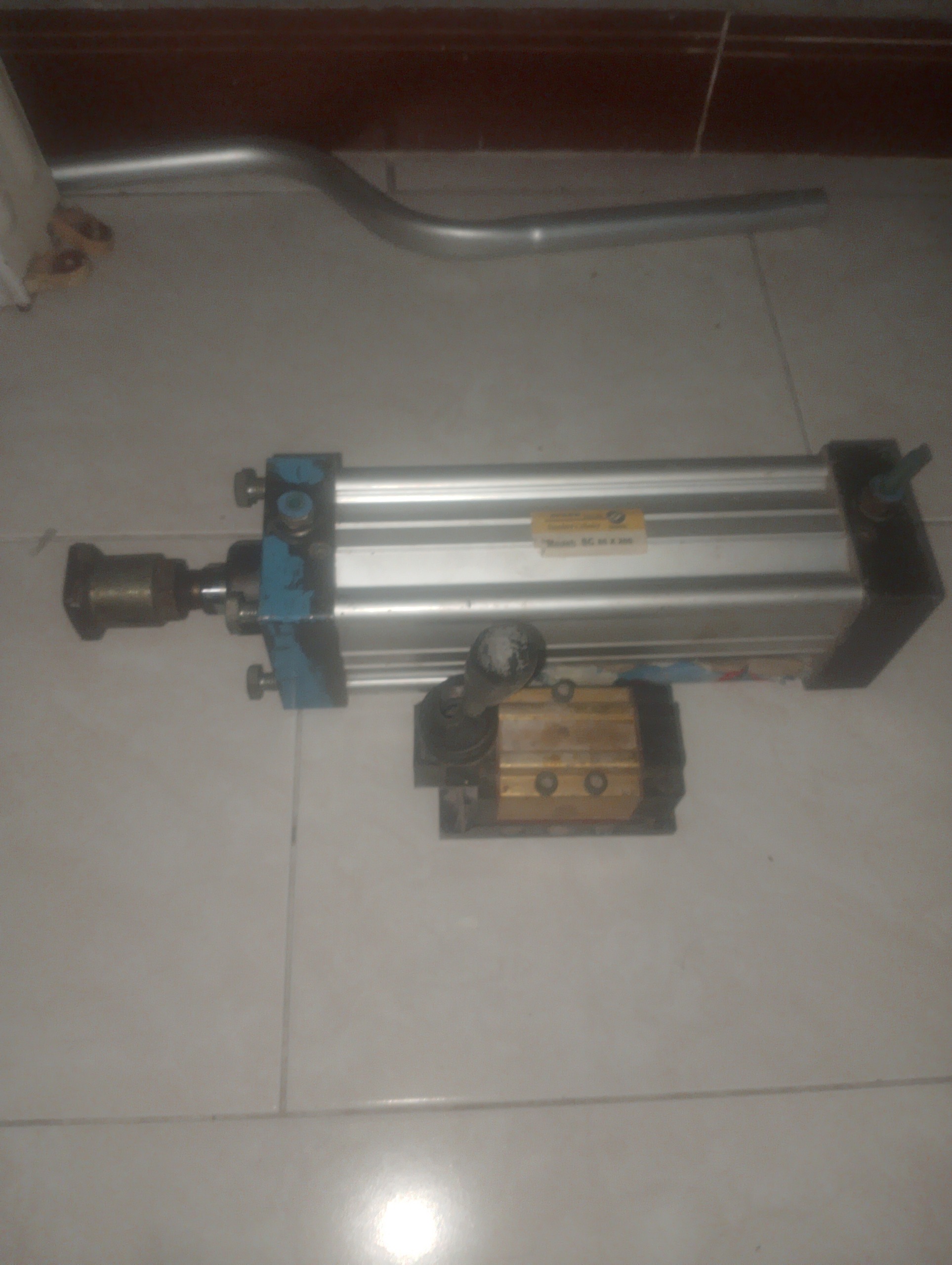 جک پنوماتیک 80X200