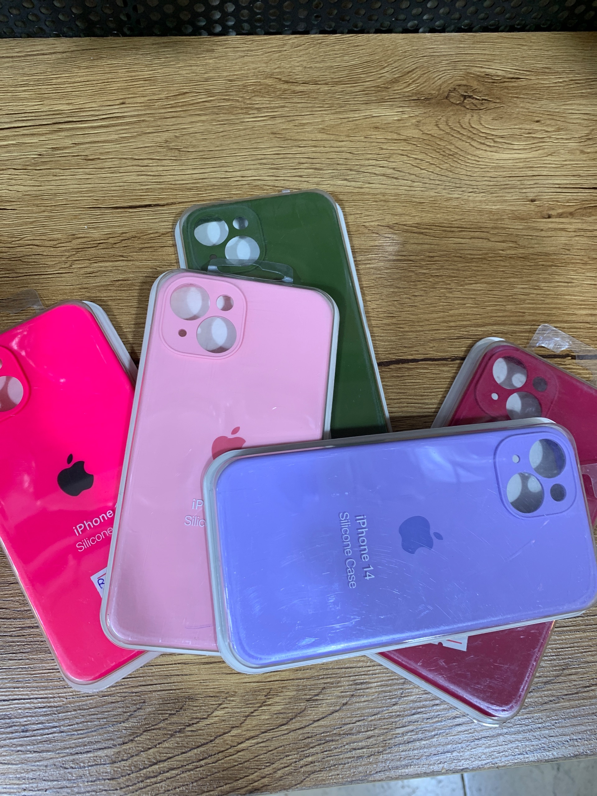 کاور سیلیکونی اورجینال ip 14 normal