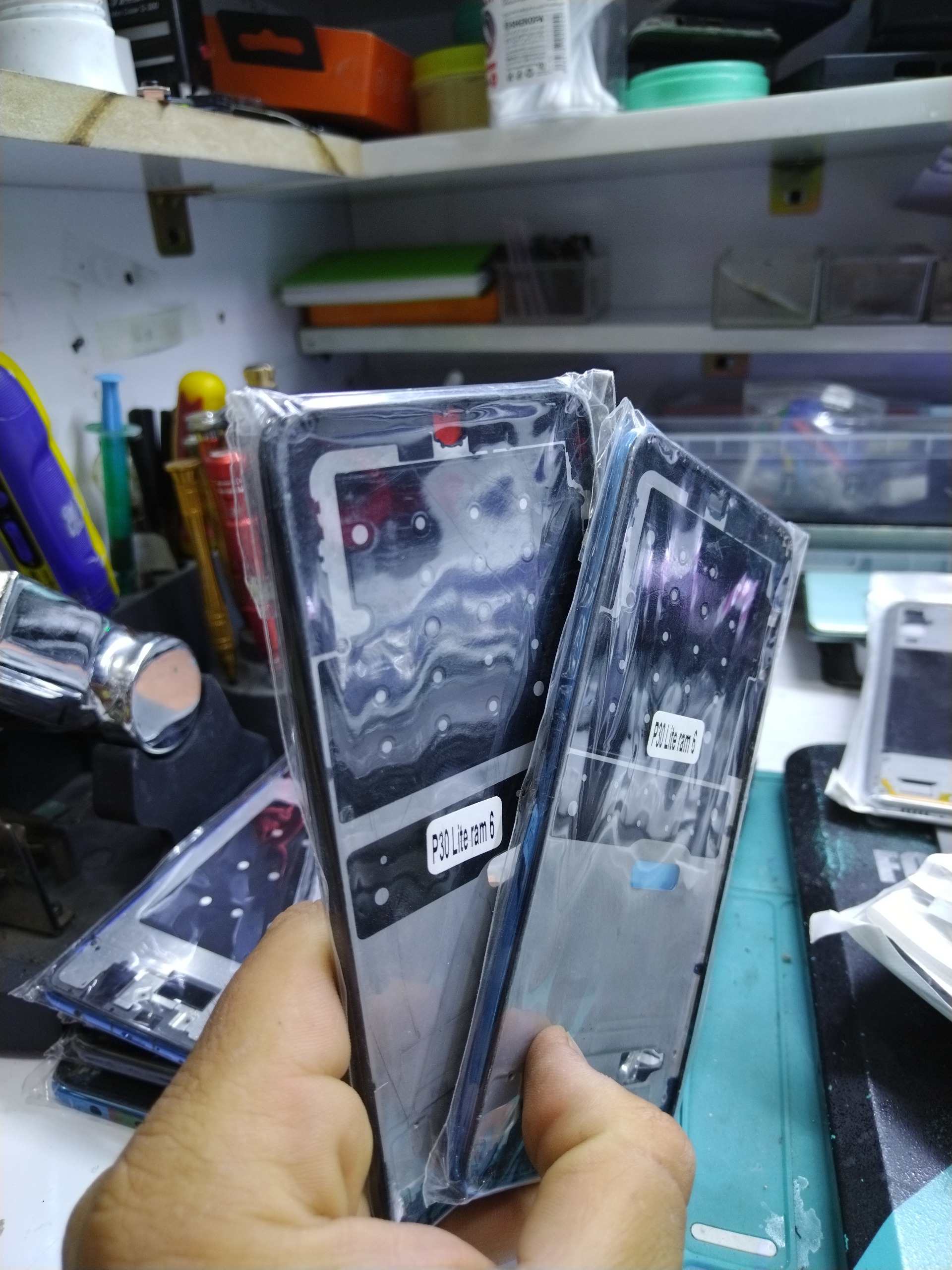 شاسی ، کفی ال سی دی p30 lite