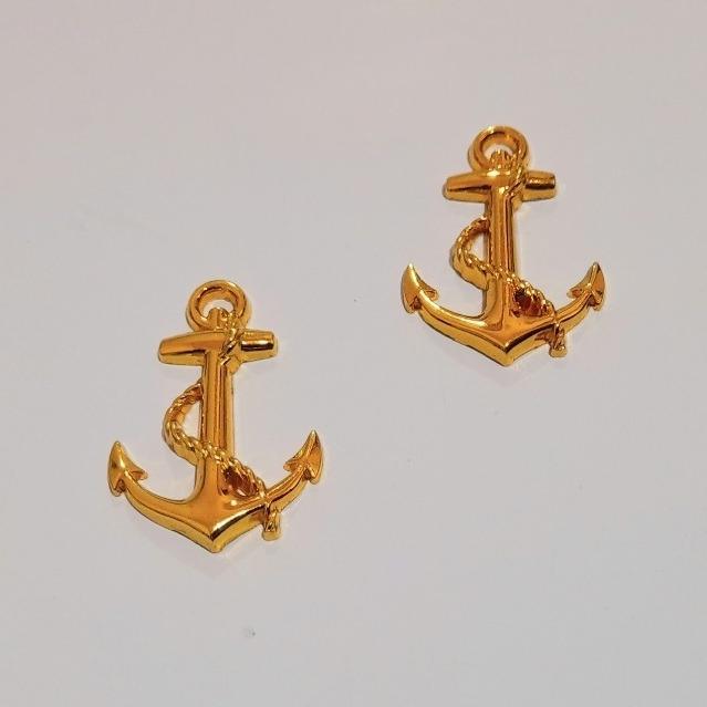 آرم لنگر طلایی