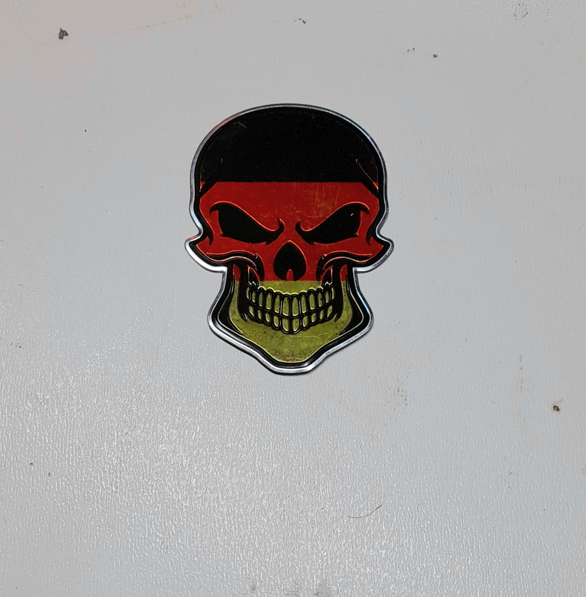 لوگوی اسکلت با پرچم آلمان