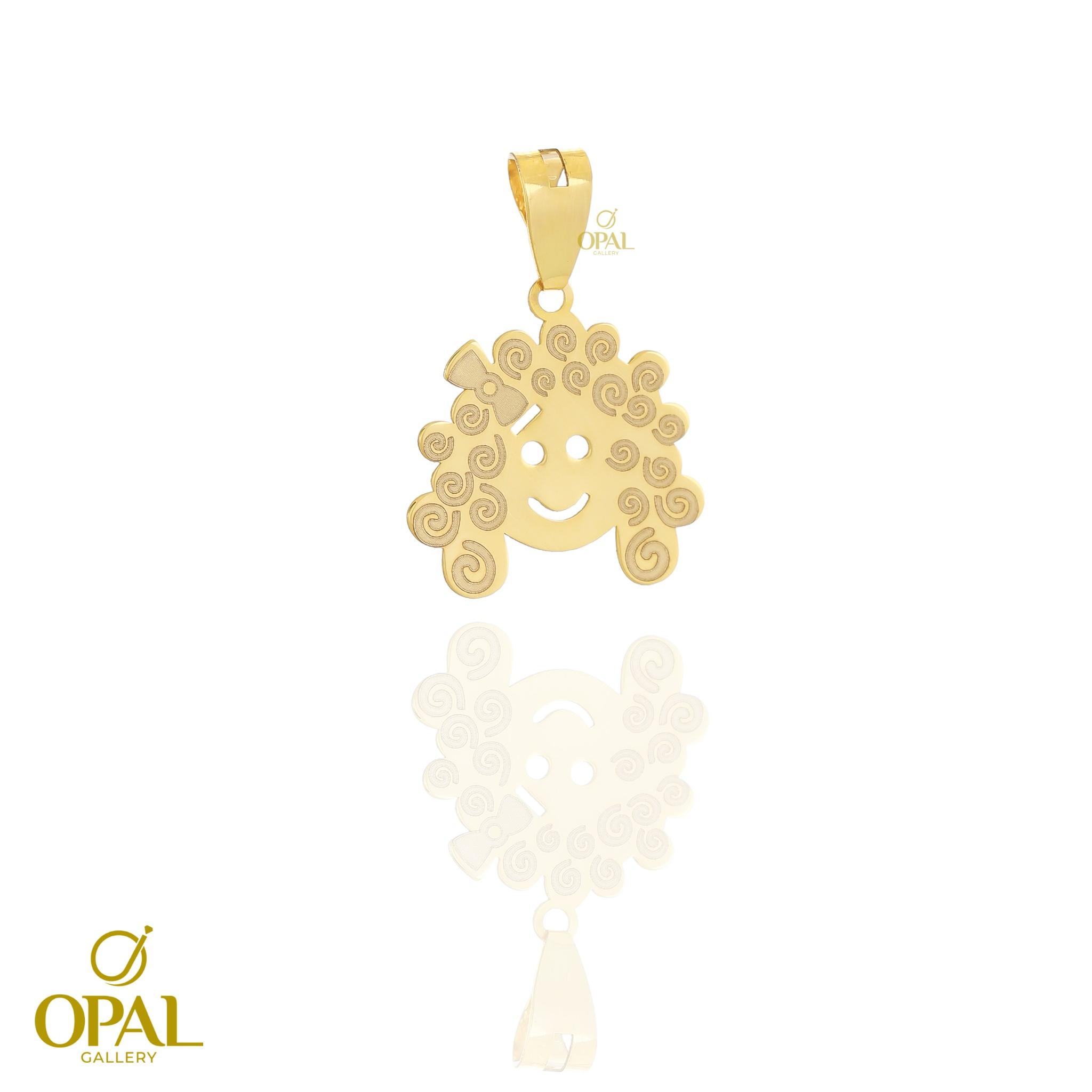 پلاک دختر مو فرفری