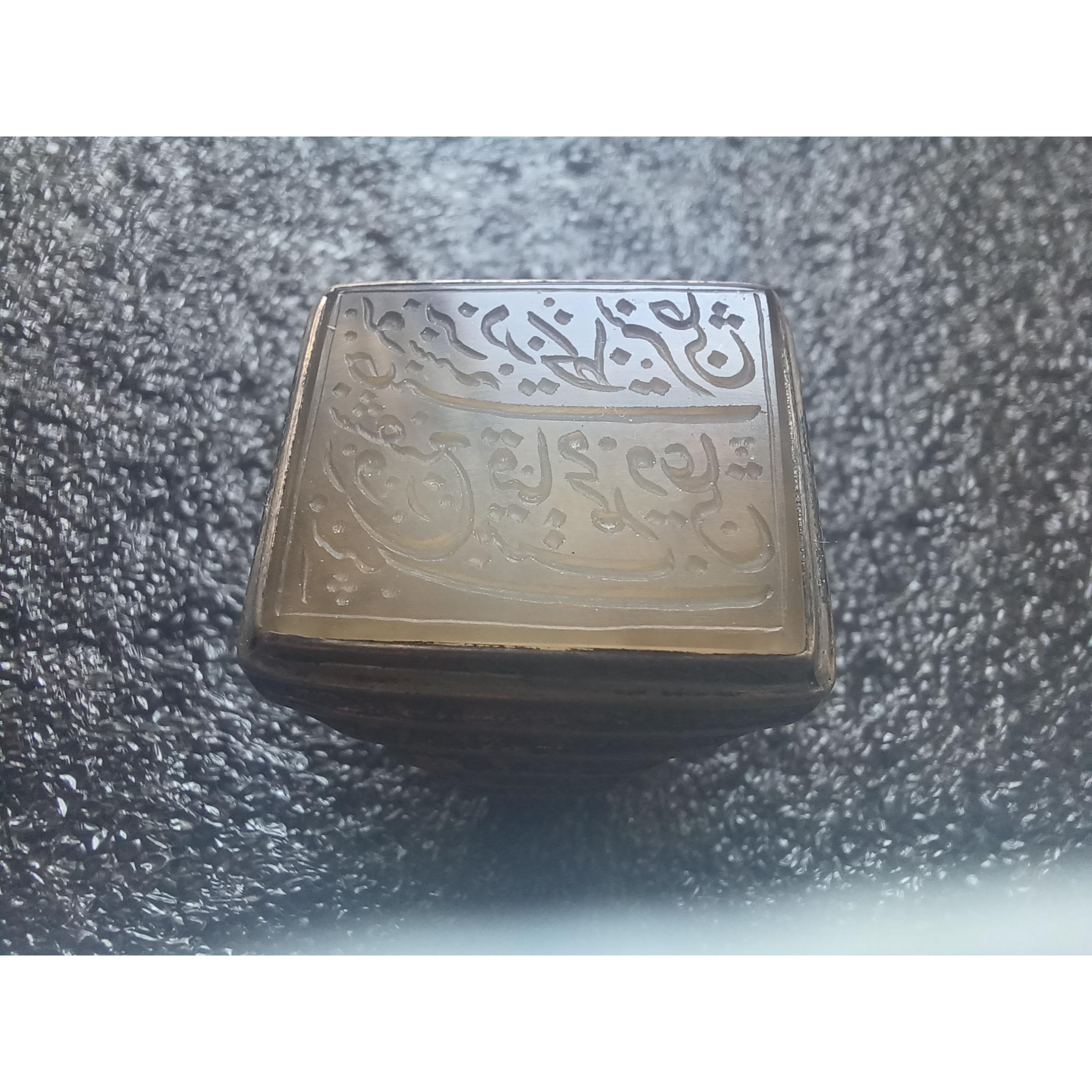 انگشتر خطی قدیمی خط چپ