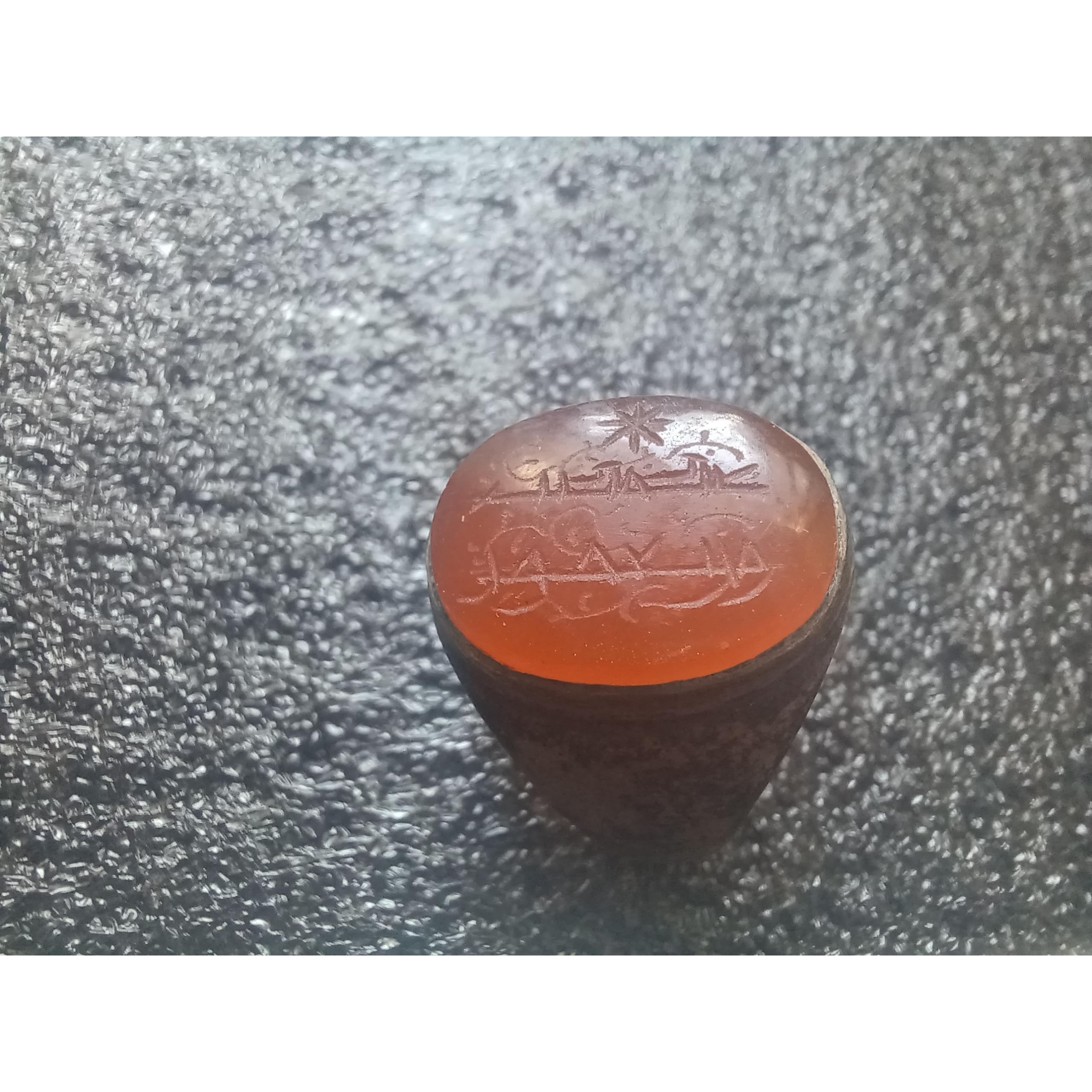 انگشتر خیلی کهنه خطی