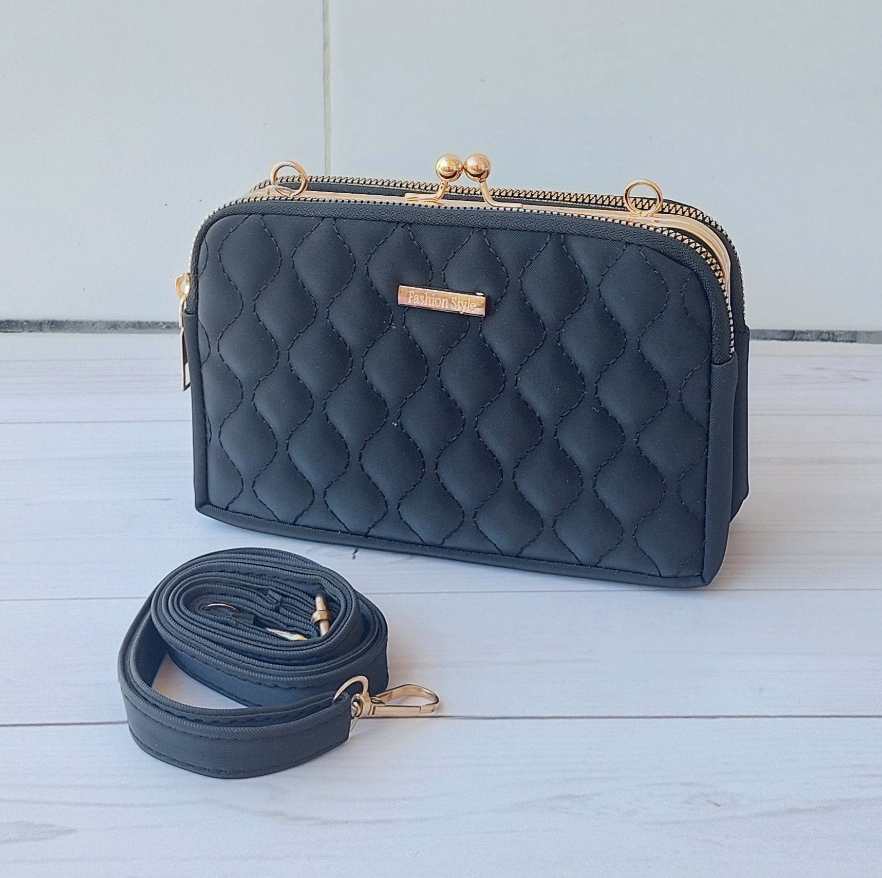 کیف دوشی زنانه مجلسی دهنهدار