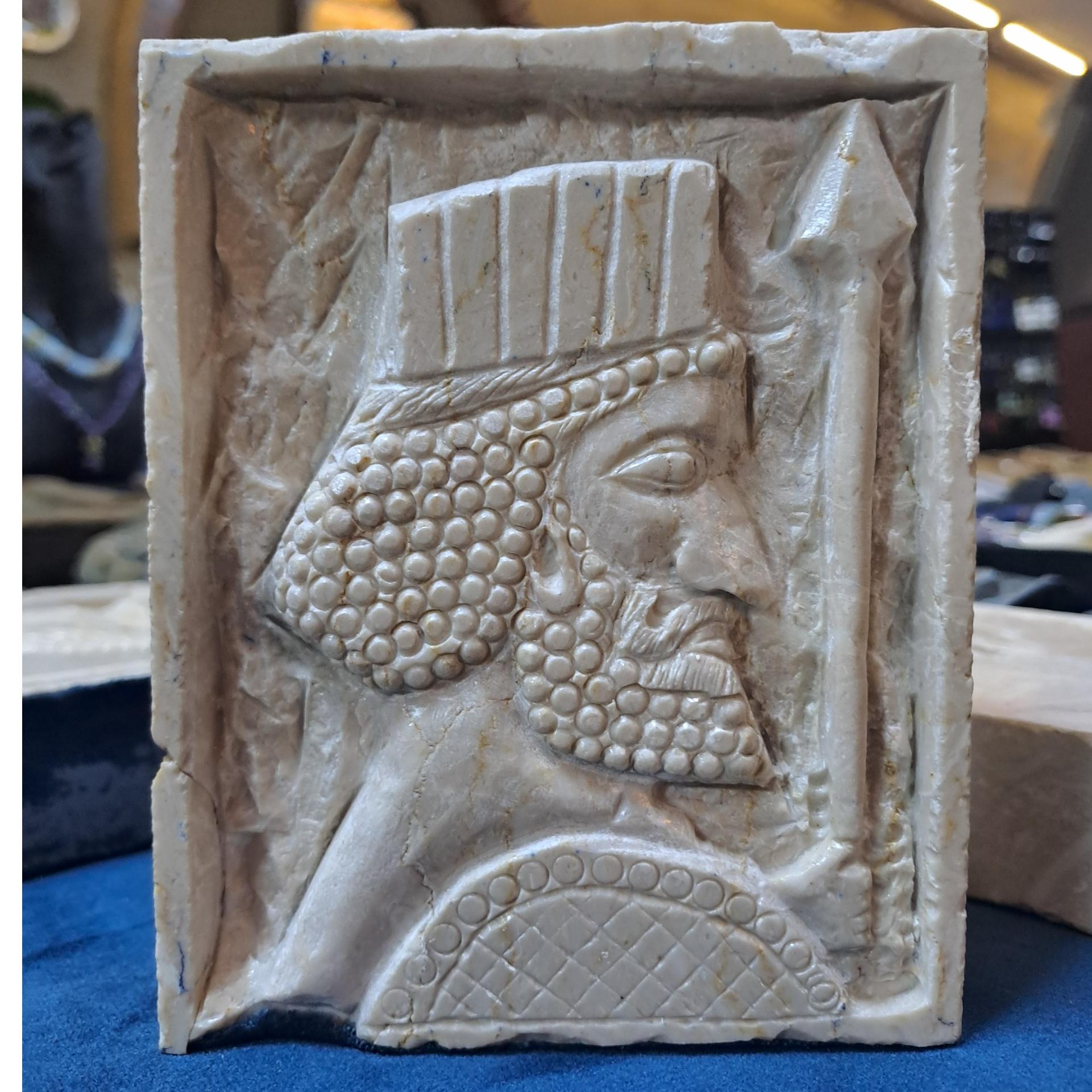 سرباز هخامنشی سنگی