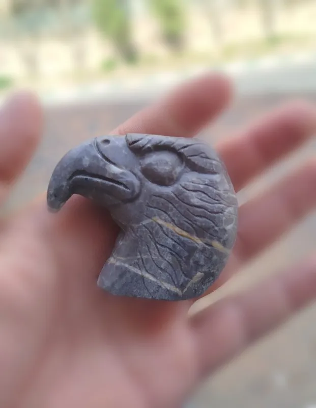 عقاب سنگی دست ساز