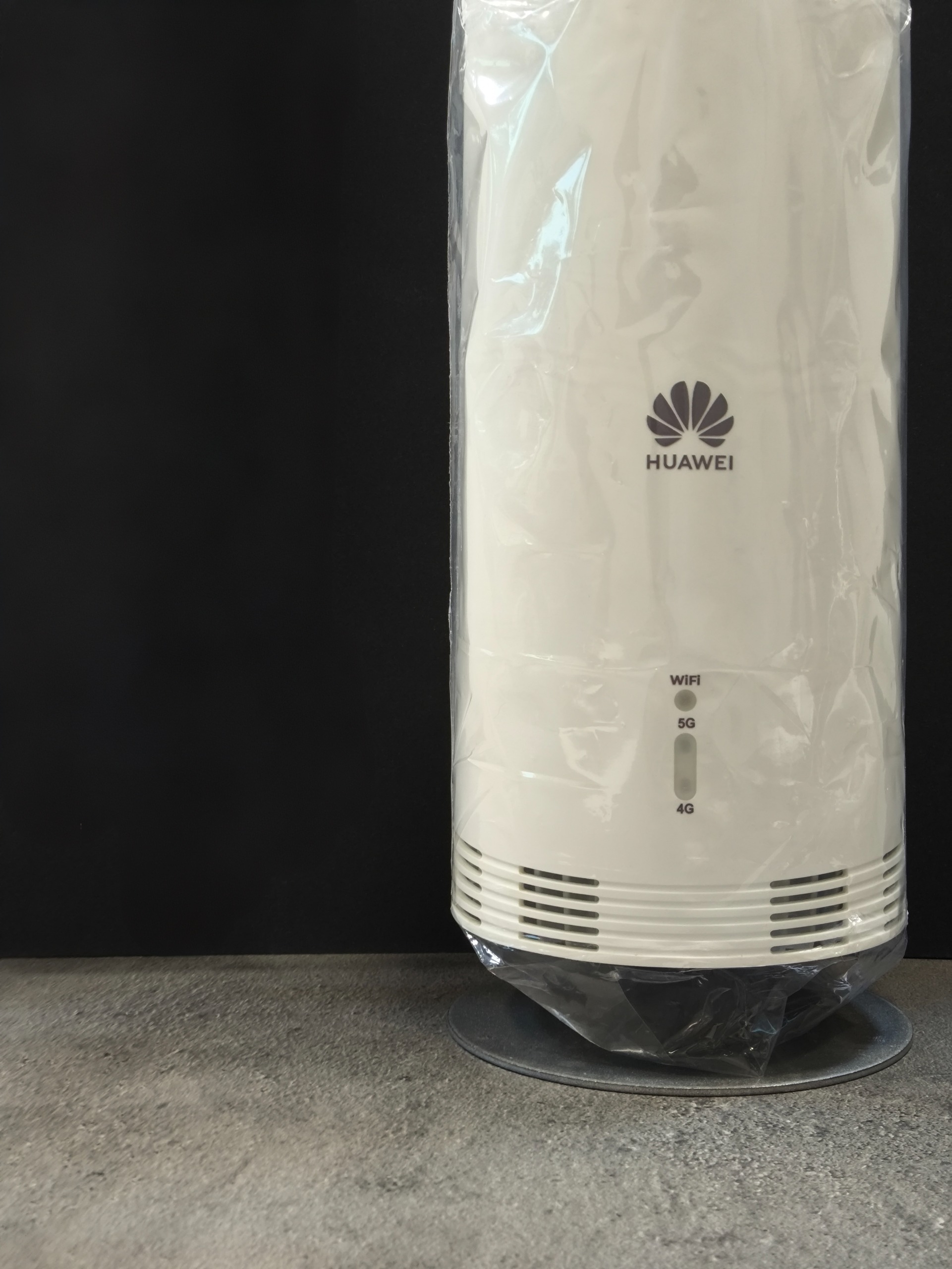 مودم سیمکارتی فضای باز Huawei MAX