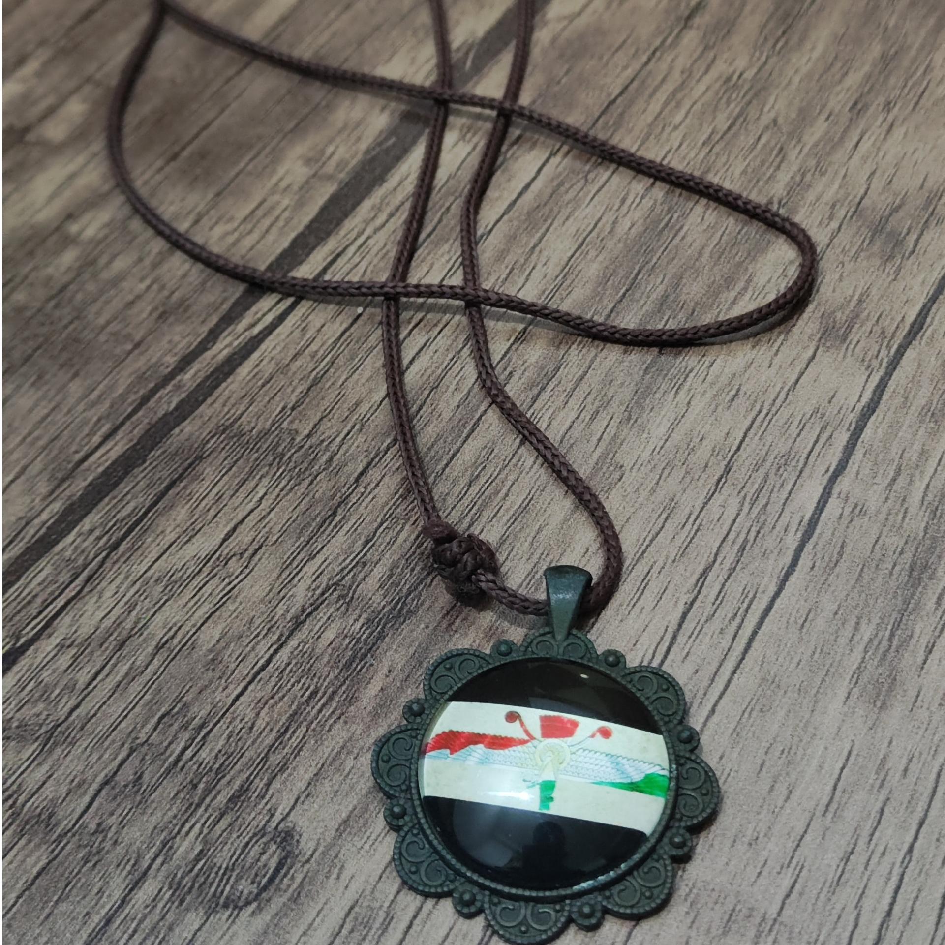 گردنبند طرح زرتشت