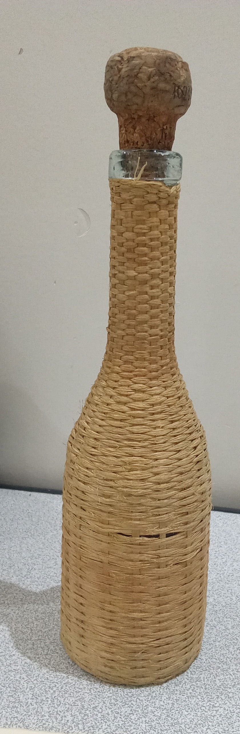 بطری حصیر باف قدیمی