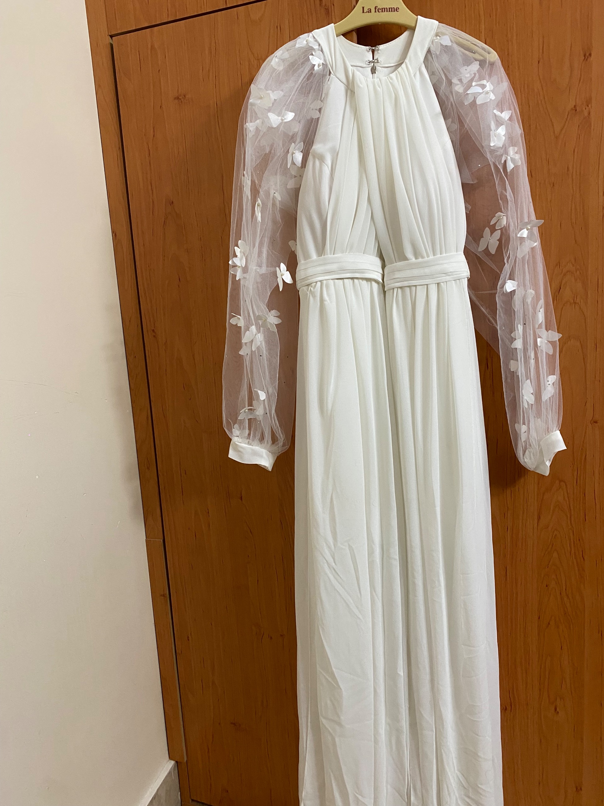 لباس نامزدی یا بله برون