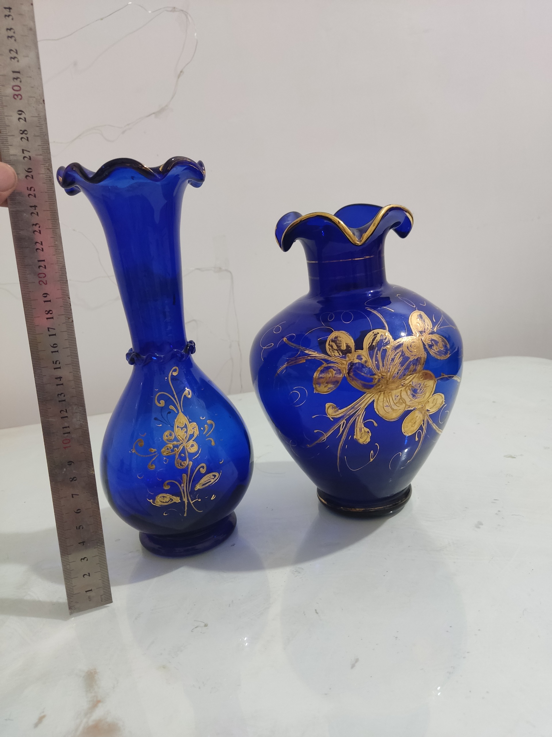 گلدان شیشه قدیمی