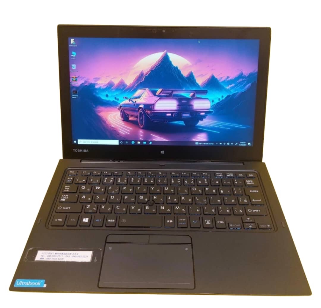 لپ تاپ استوک Toshiba dynabook R8218 پردازنده CoreM