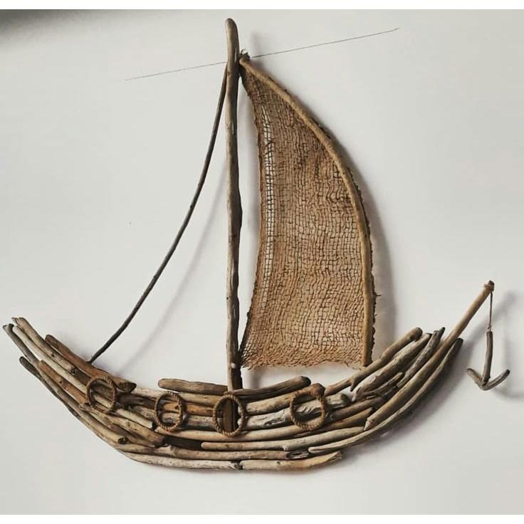 آویز قایق چوبی