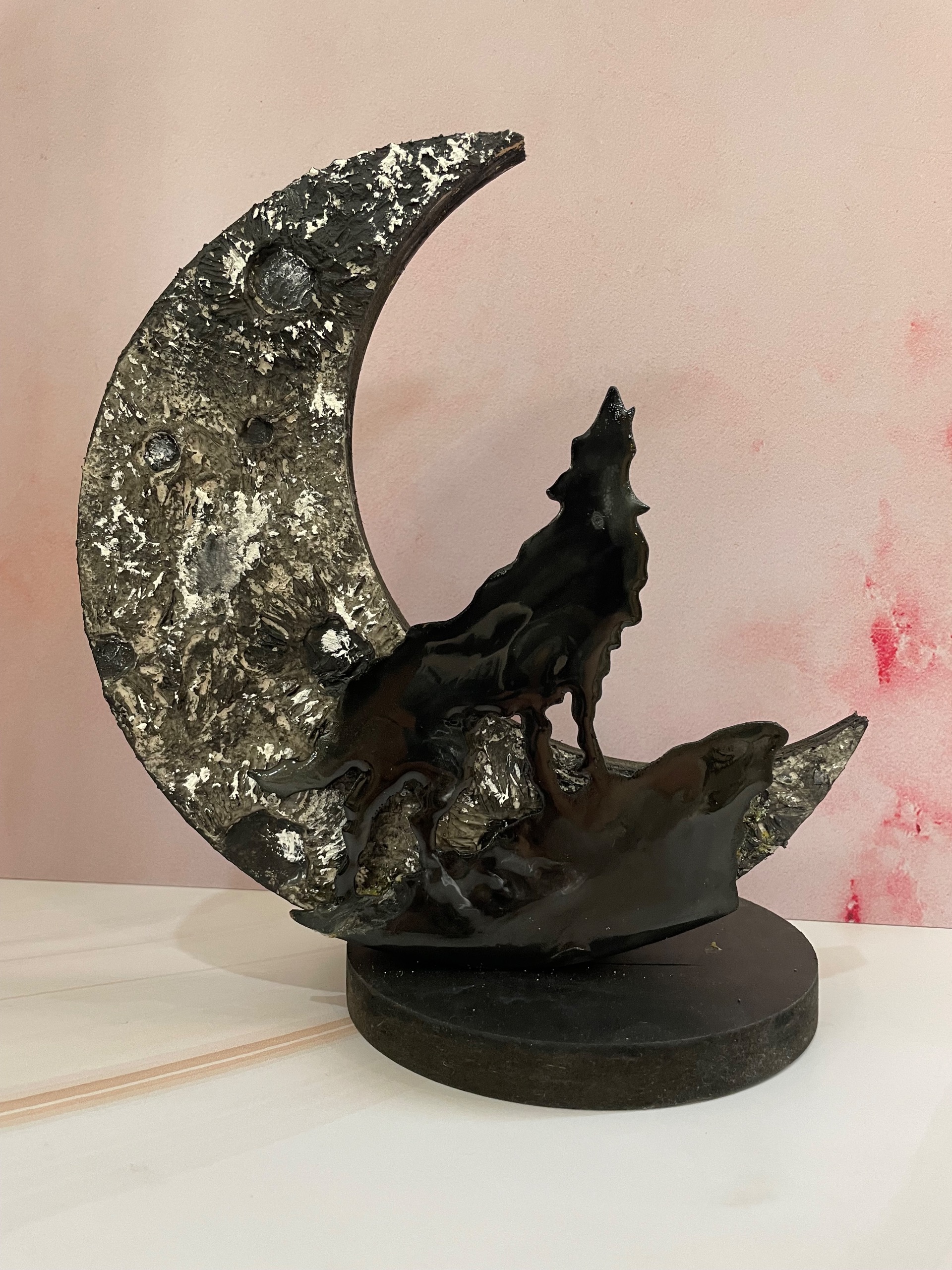 استند گرگ و ماه