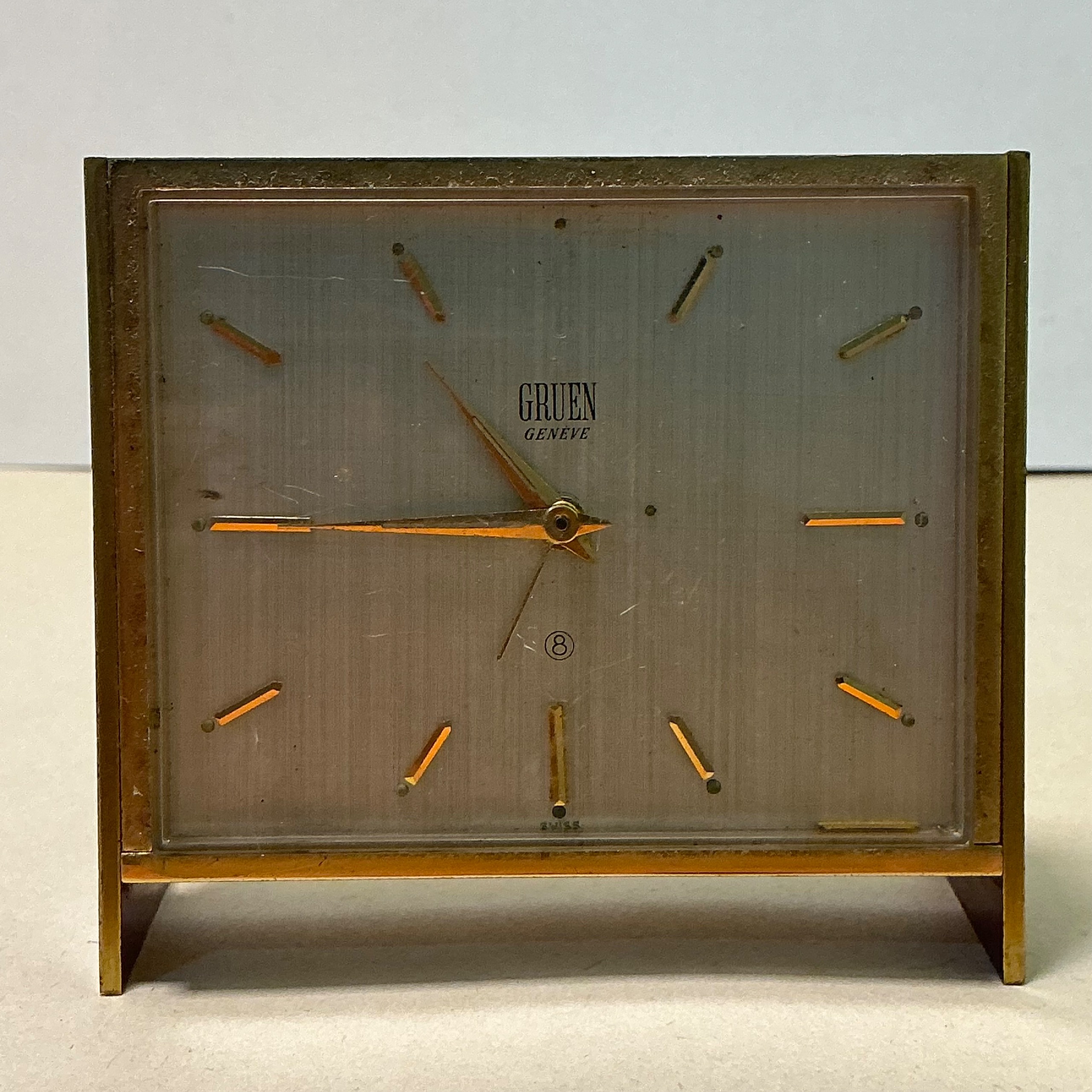 ساعت هشت روز کوک سوئیسی توضیحات