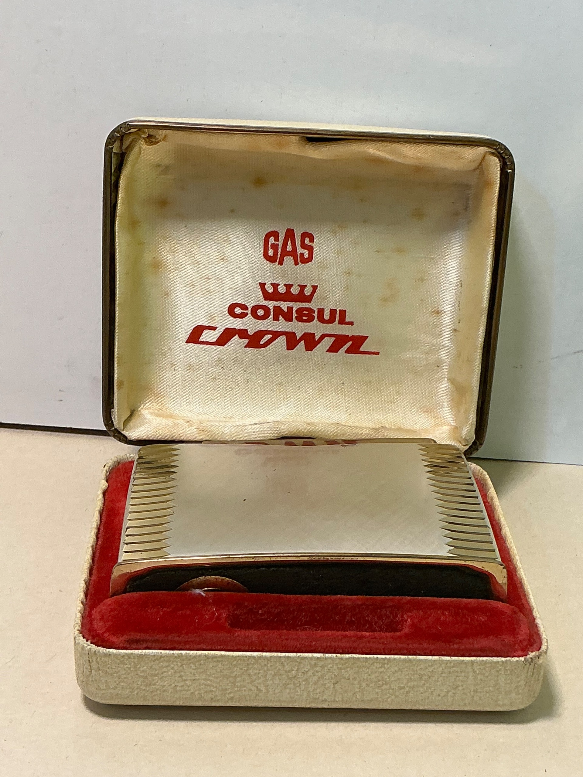 فندک گازی با جعبه سالم بسیار کمیاب