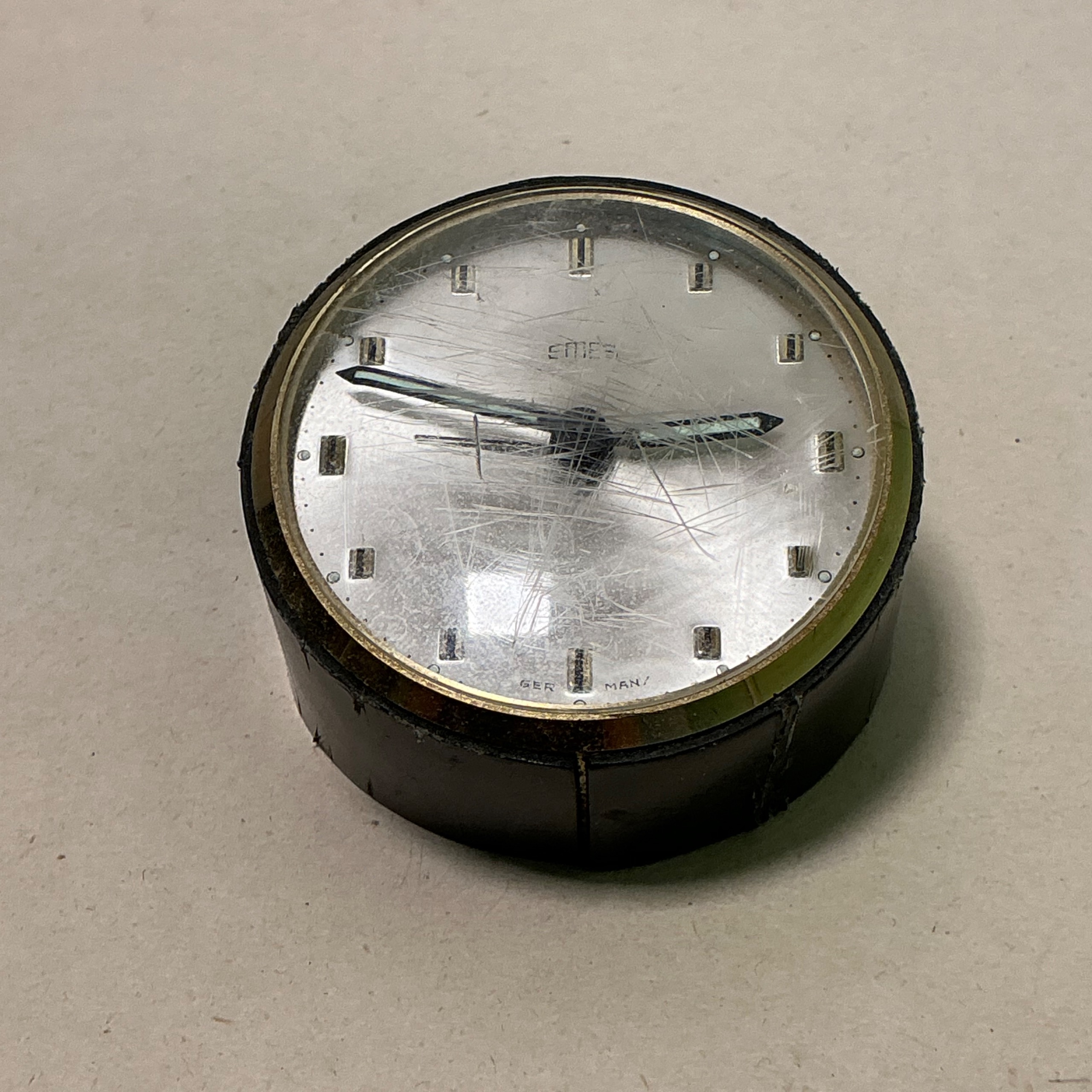 ساعت رومیزی آلمانی کوکی مشکی توضیحات