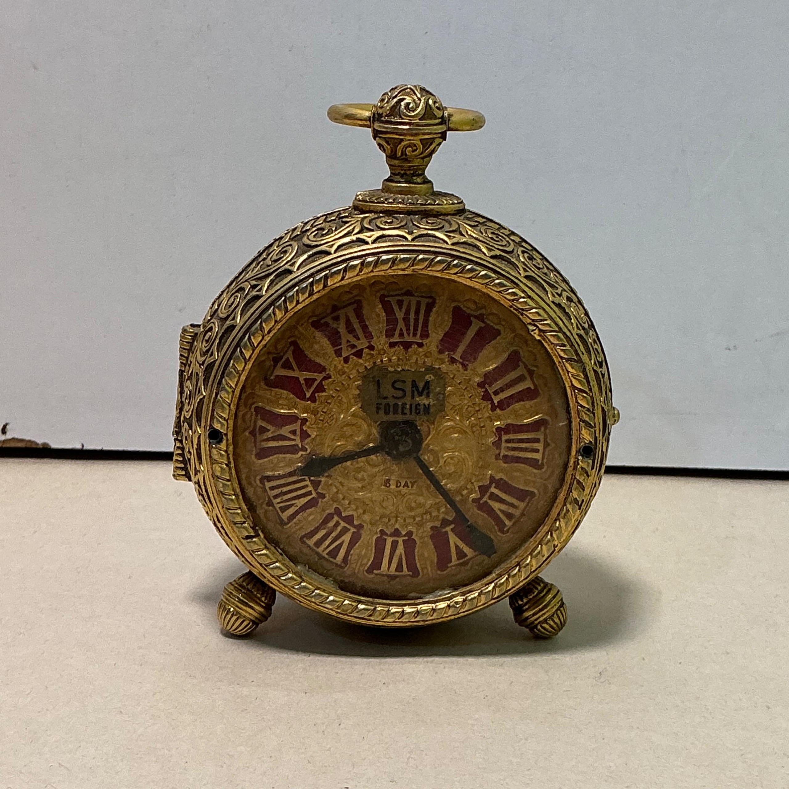 ساعت رومیزی سوئیسی کوکی توضیحات دارد