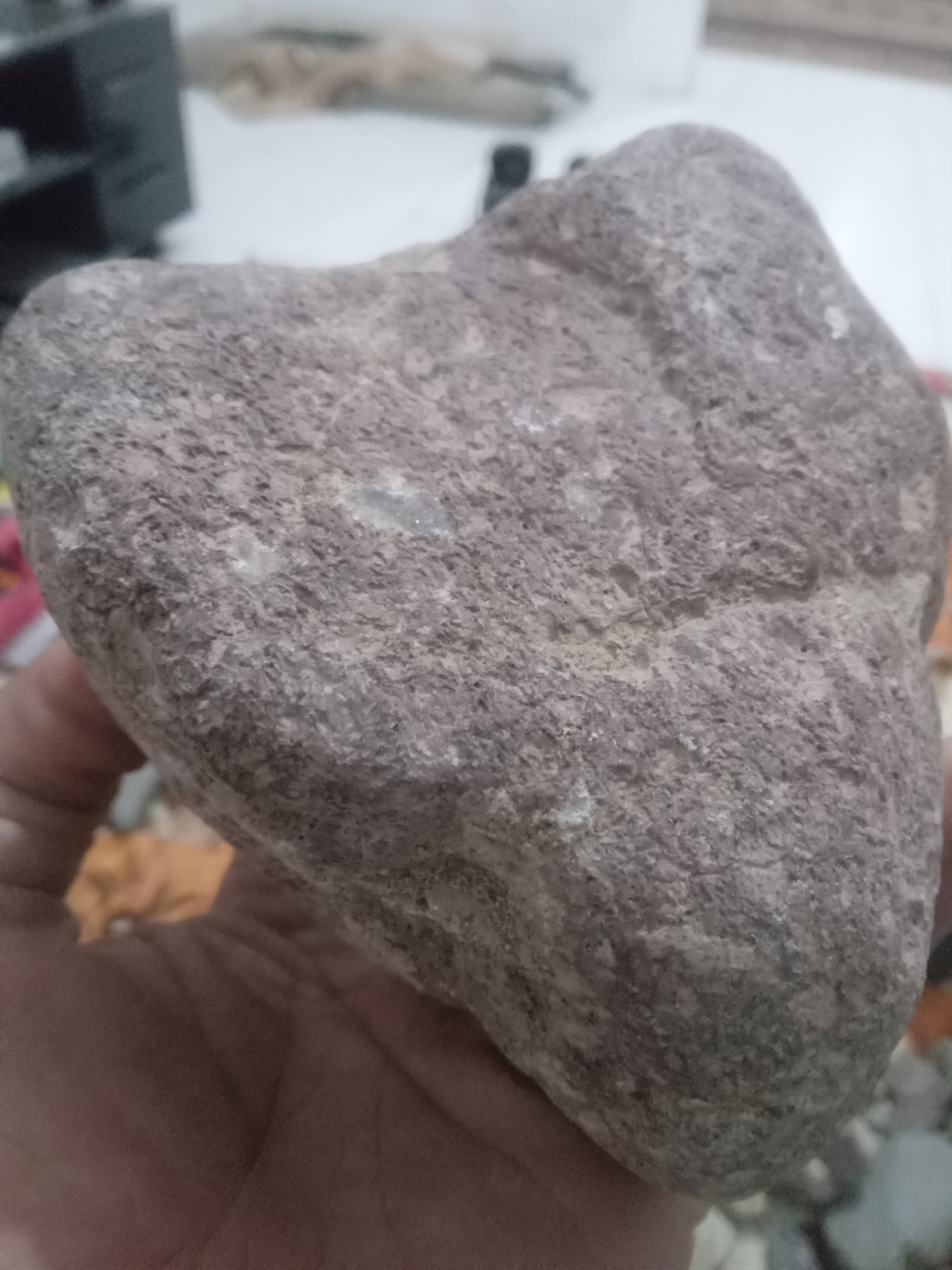 شهاب سنگ قرمز رنگ الماسی