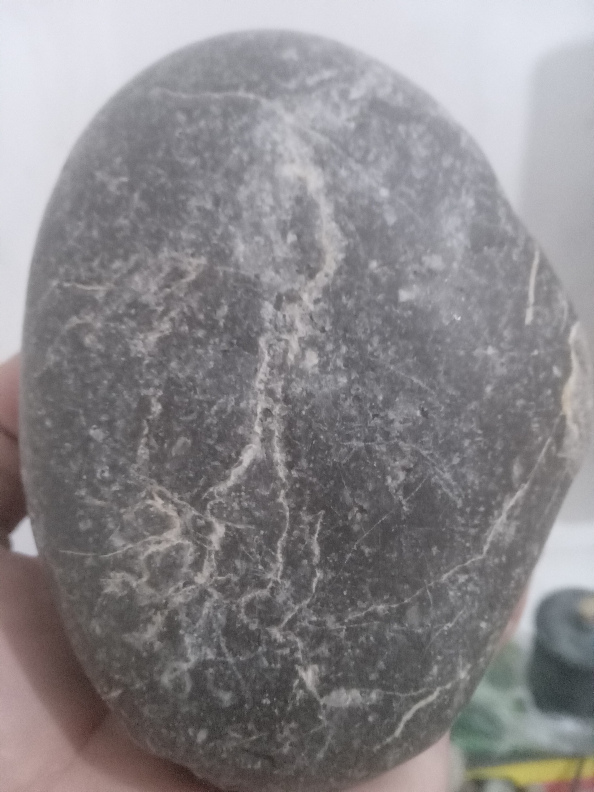 شهاب سنگ کربنی با پوسته ی سوخته