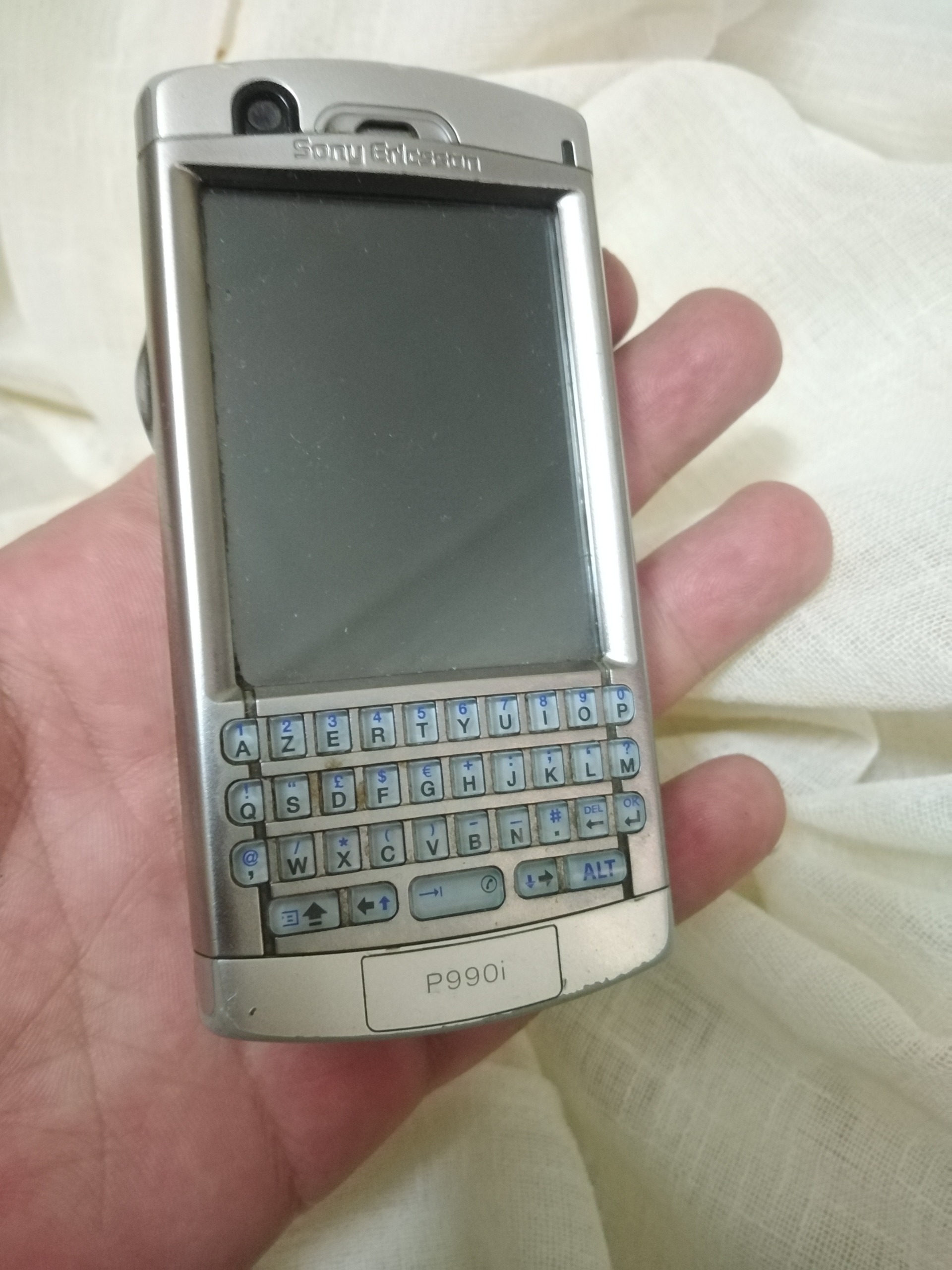 Sony Ericsson p990