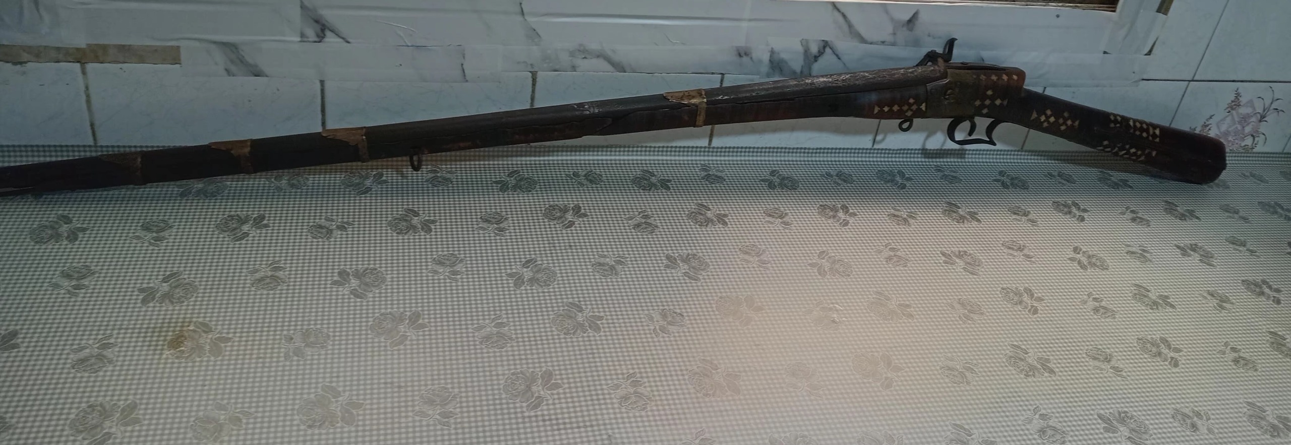 تفنگ قدیمی سر پر