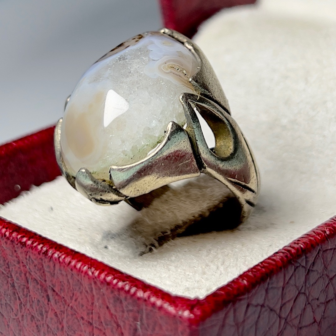 انگشتر لوکس نگیندرشت عقیق سلیمانی شجردار