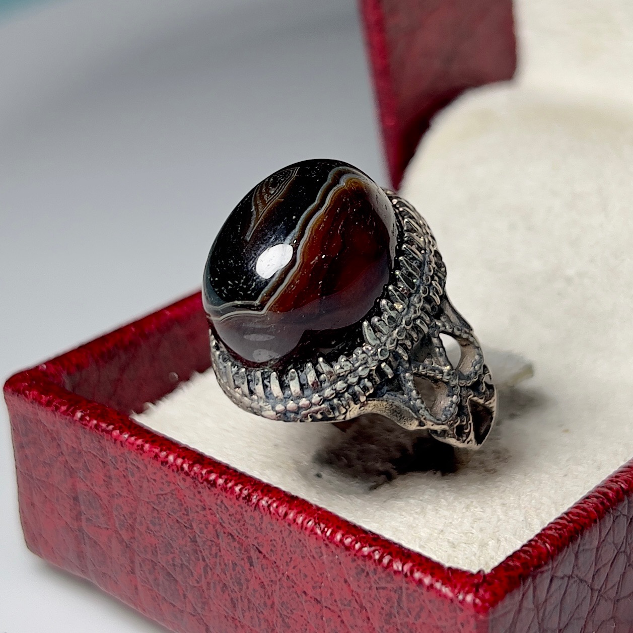 انگشتر کلکسیونی نگین گنبدی عقیق سلیمانی خاص